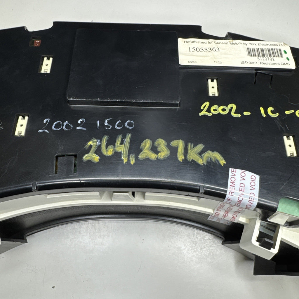 2000-02 GM Sierra Silverado Tahoe Instrument Cluster 15055363 264237KM OEM