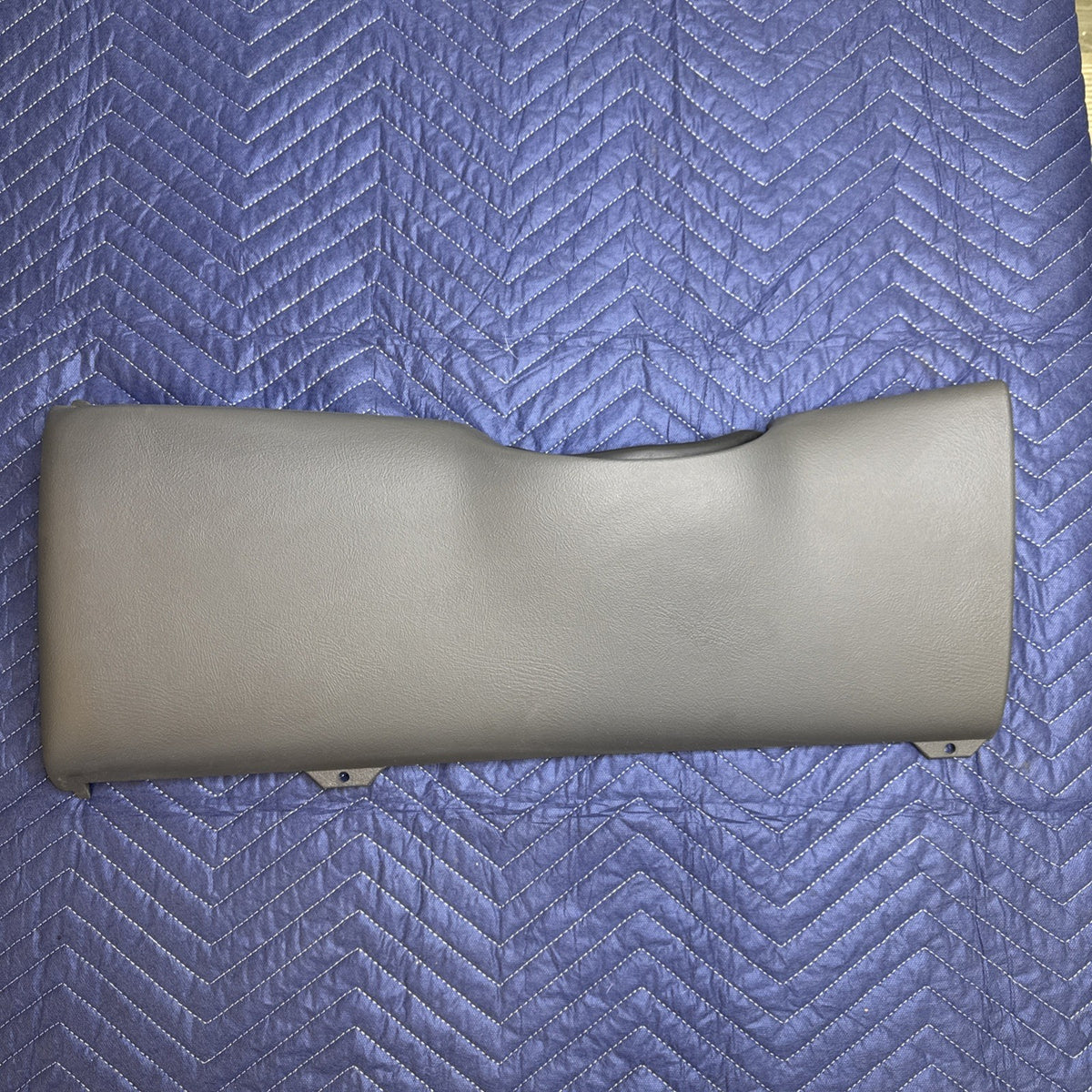 1999-2006 Chevrolet Silverado GMC Sierra LH Knee Bolster Panel 15187084 OEM