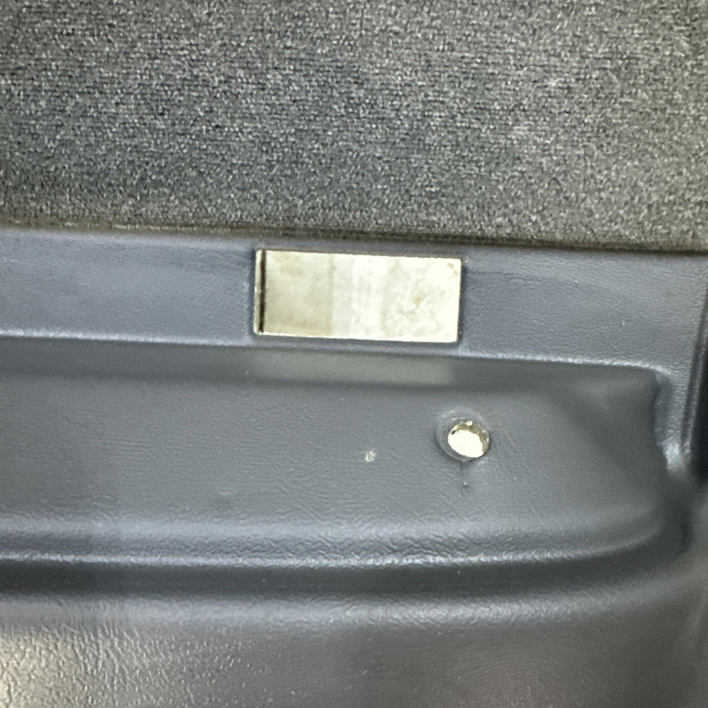 1999-2007 Silverado Sierra Tahoe Suburban Yukon RH Front Door Panel 15199354 OEM