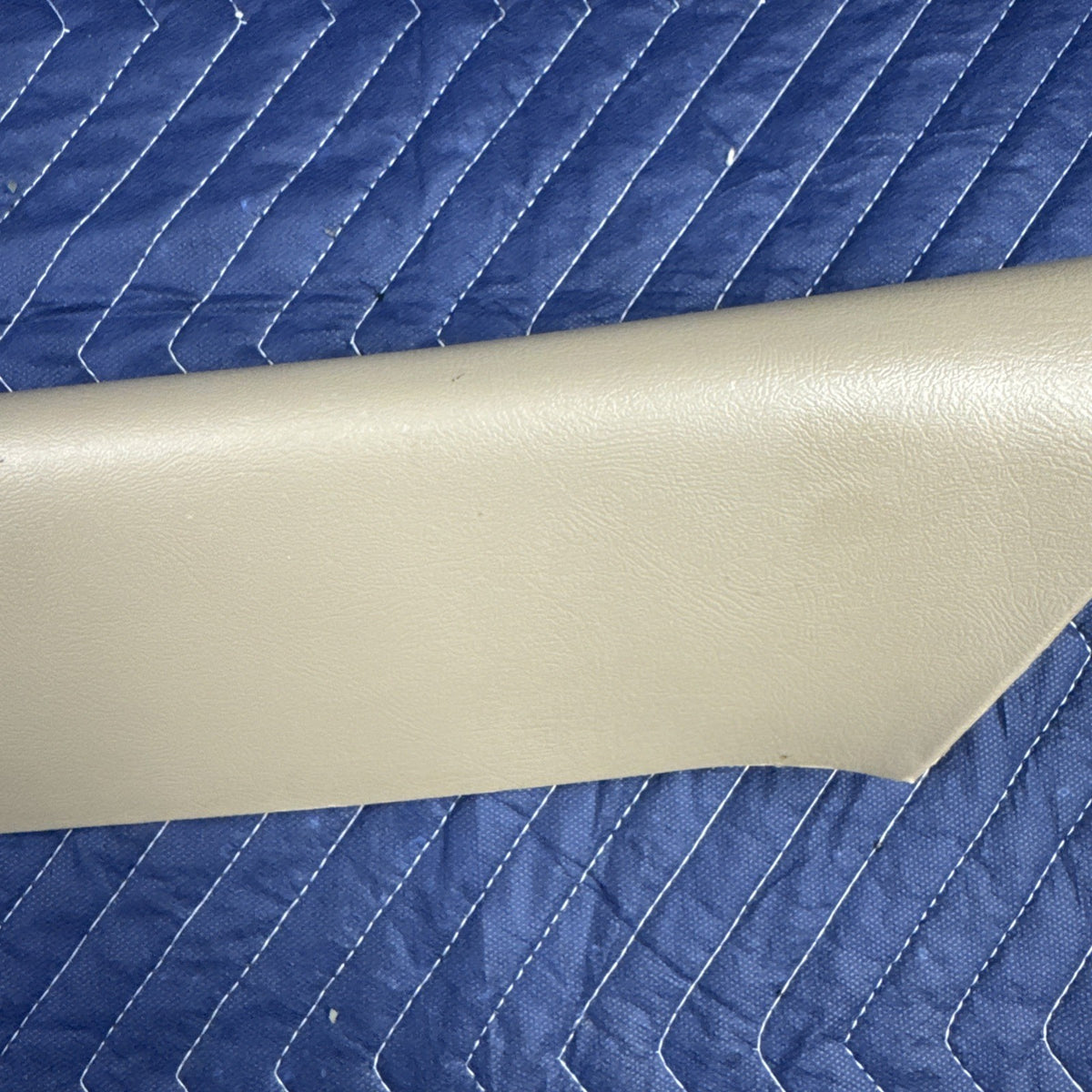 1999-2006 Chevrolet Silverado GMC Sierra A Pillar Trim LH 15073353 Tan OEM