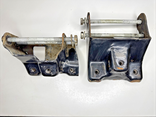 01-06 Silverado Sierra 1500 HD 6.0L Engine Mount Bracket Pair Left Right OEM