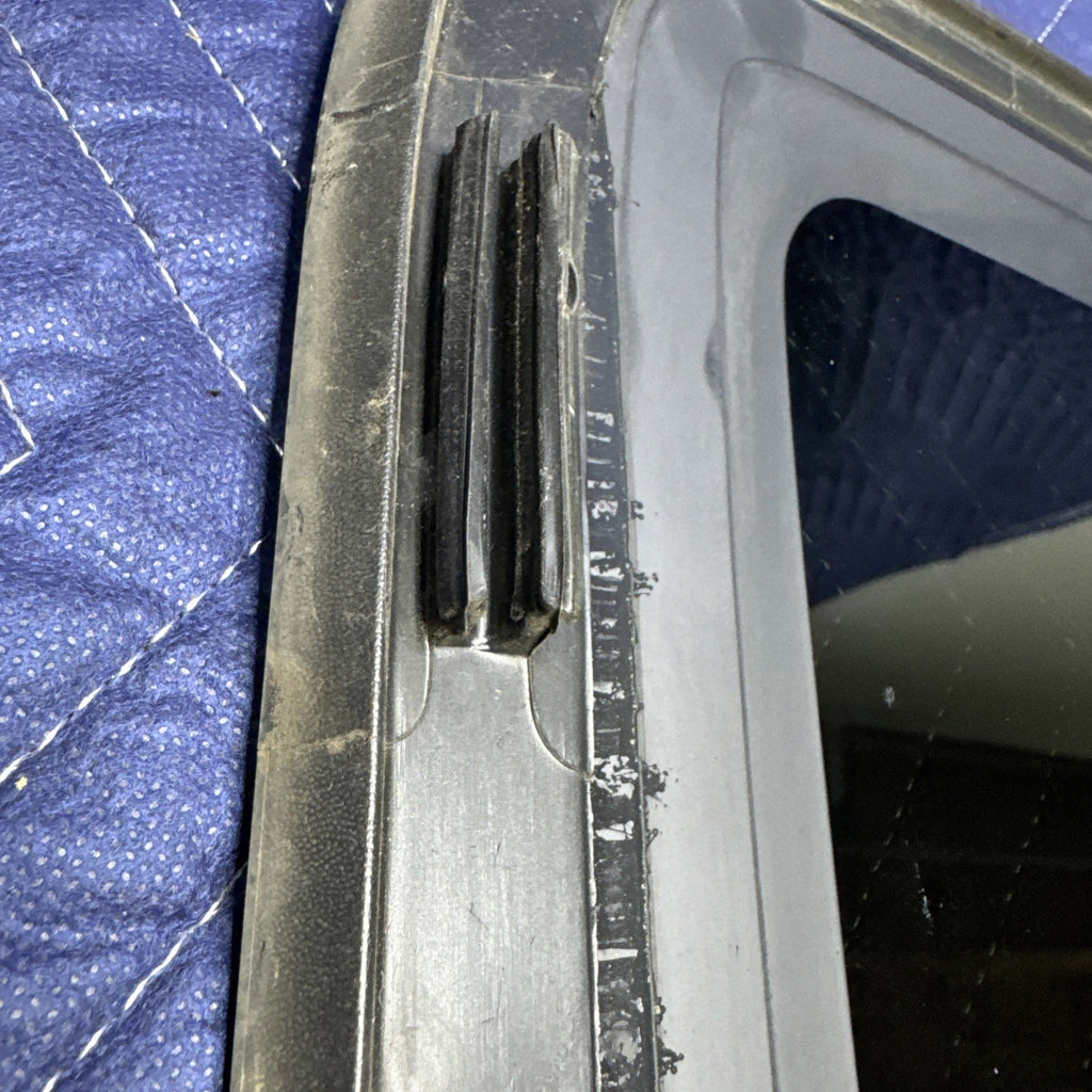 1999-2007 Silverado Sierra RH Dark Rear Quarter Vent Window Glass OEM