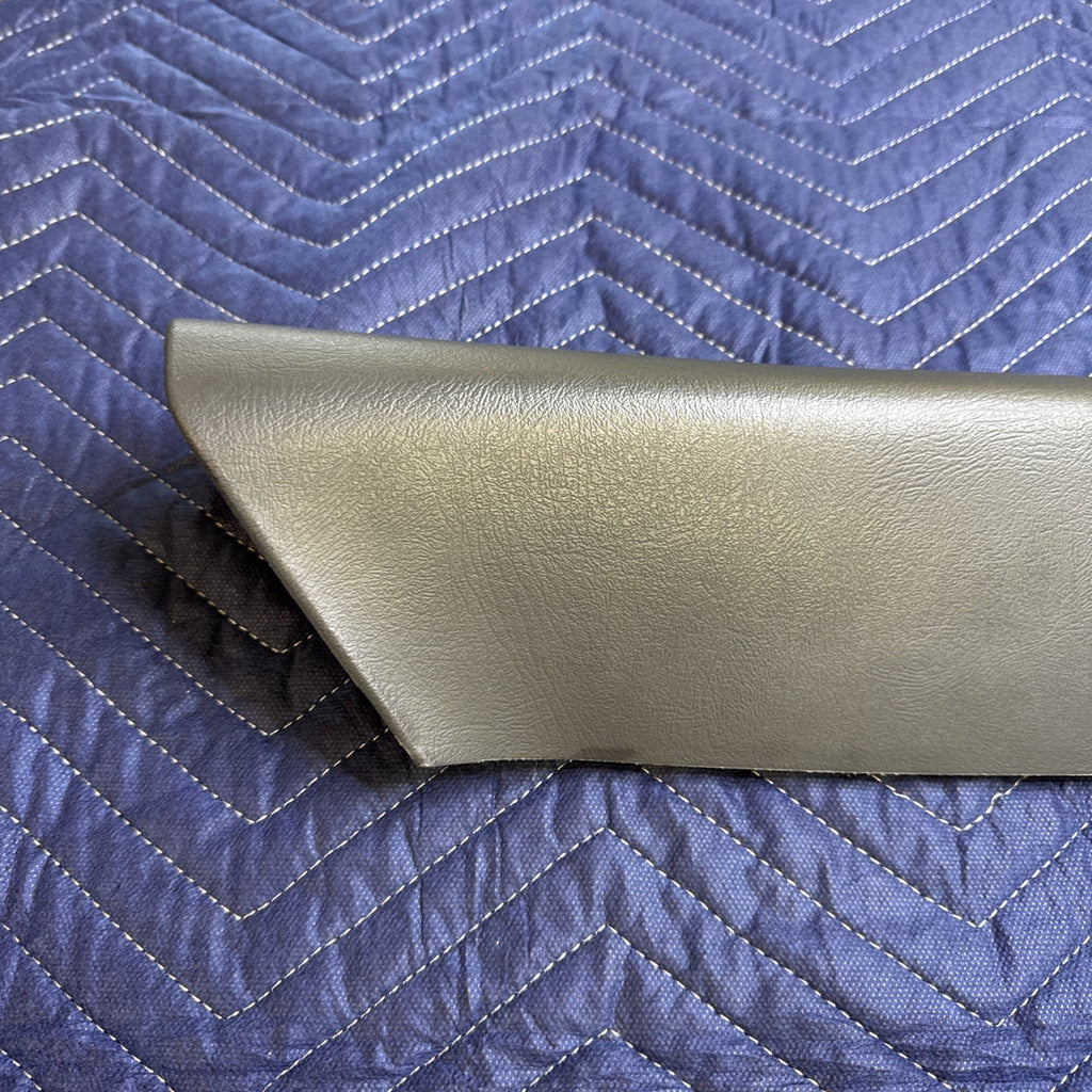 1999-2007 Chevrolet Silverado GMC Sierra RH A Pillar Trim 15198686 Bose OEM