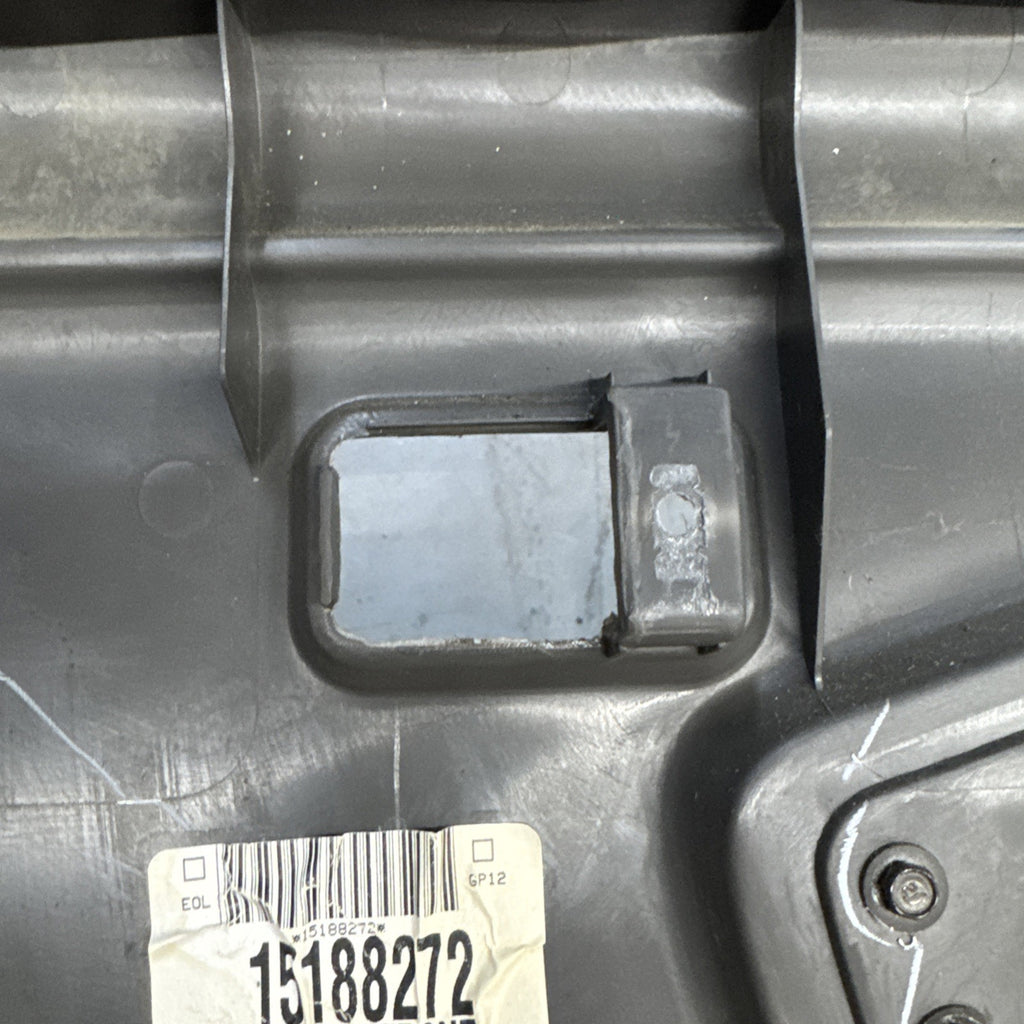 2003-2007 Silverado Sierra RH Manual Window Door Panel 15188272 OEM