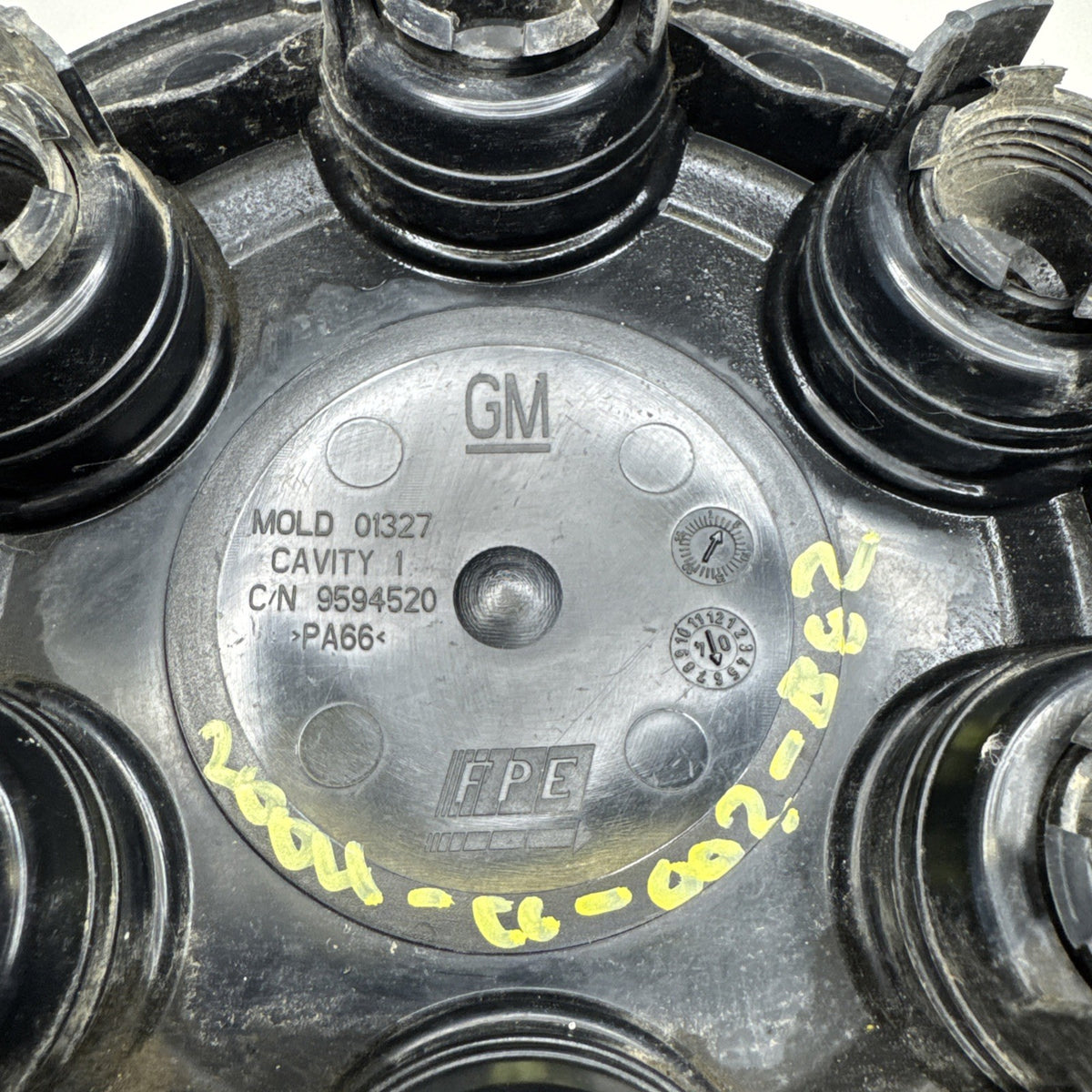 04-07 Chevy Tahoe Suburban Silverado 1500 Pickup 6 LUG Center Cap OE 9594520 A5