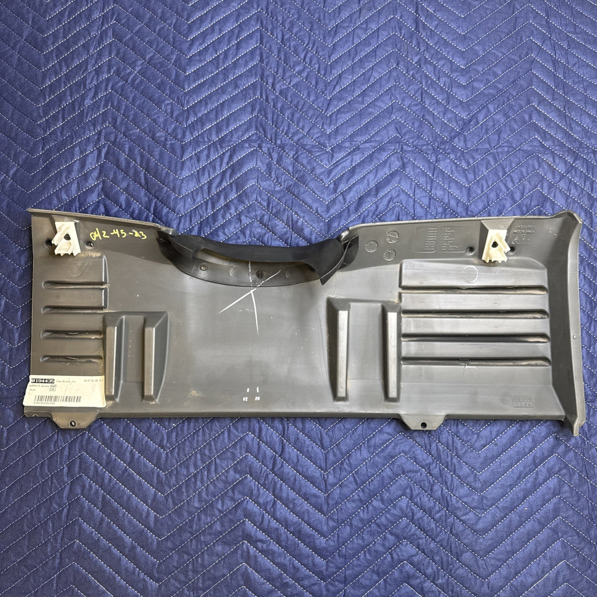 1999-2006 Chevrolet Silverado GMC Sierra LH Knee Bolster Panel 15999585 OEM