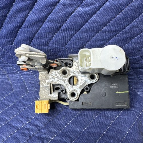 01-07 Silverado Sierra Tahoe Yukon Avalanche Rear Left Door Latch Lock Actuator