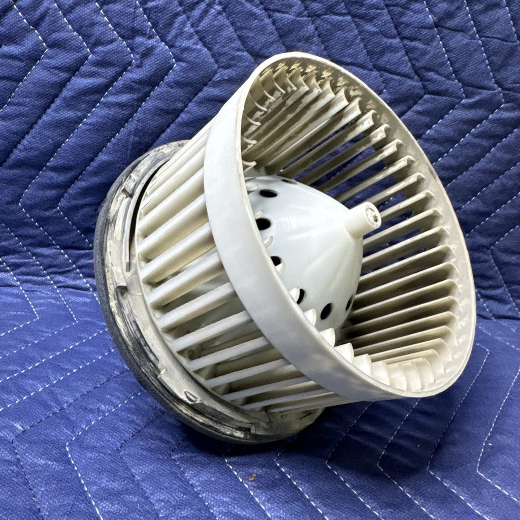 1999-2002 Silverado Sierra Tahoe Yukon HVAC Blower Motor 52494617 Valeo OEM