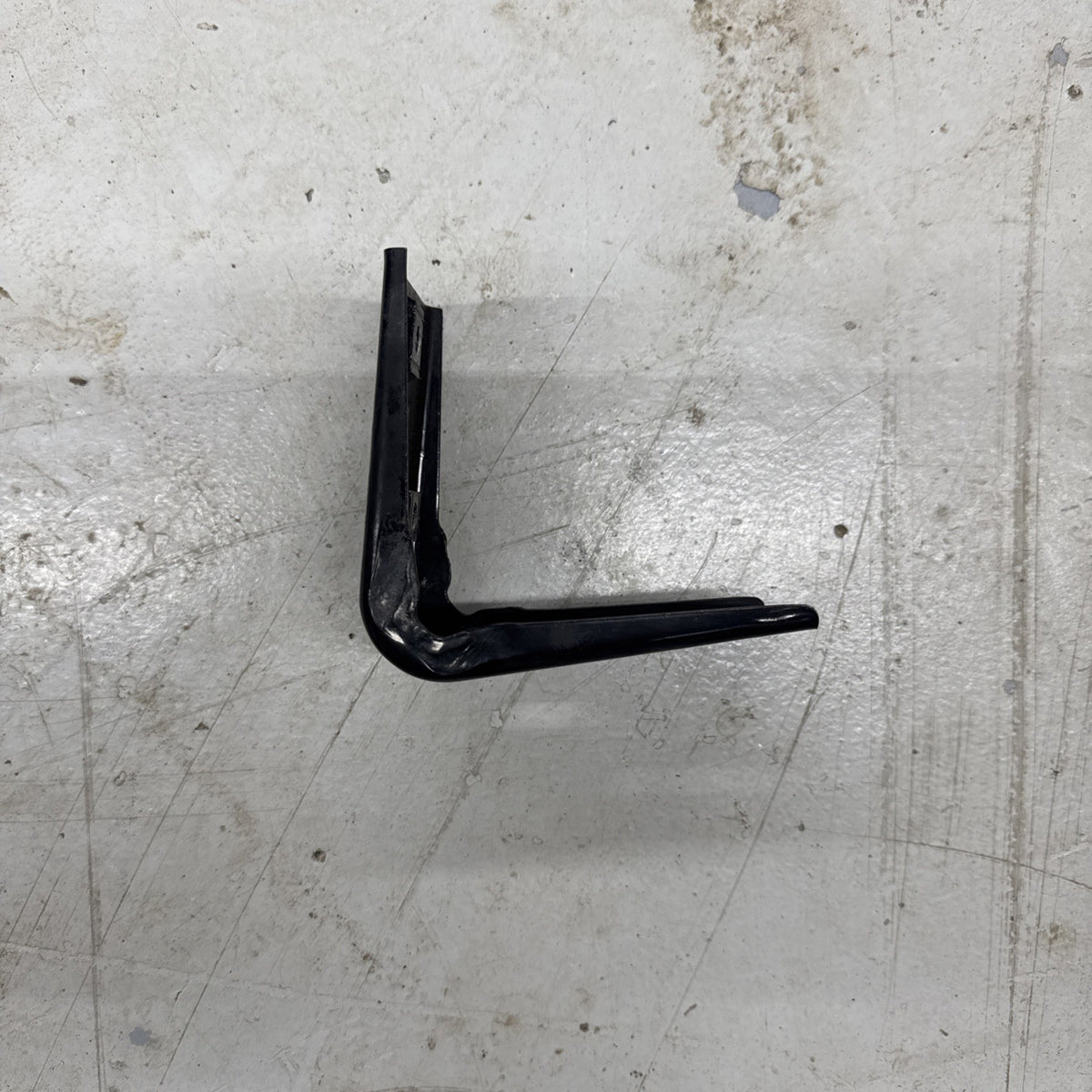 1999–2007 Silverado Sierra LH Front Fender Support Bracket 15159507 OEM
