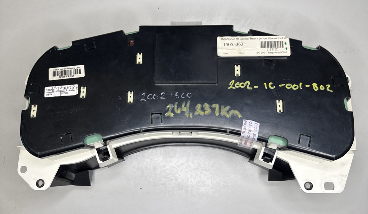 2000-02 GM Sierra Silverado Tahoe Instrument Cluster 15055363 264237KM OEM