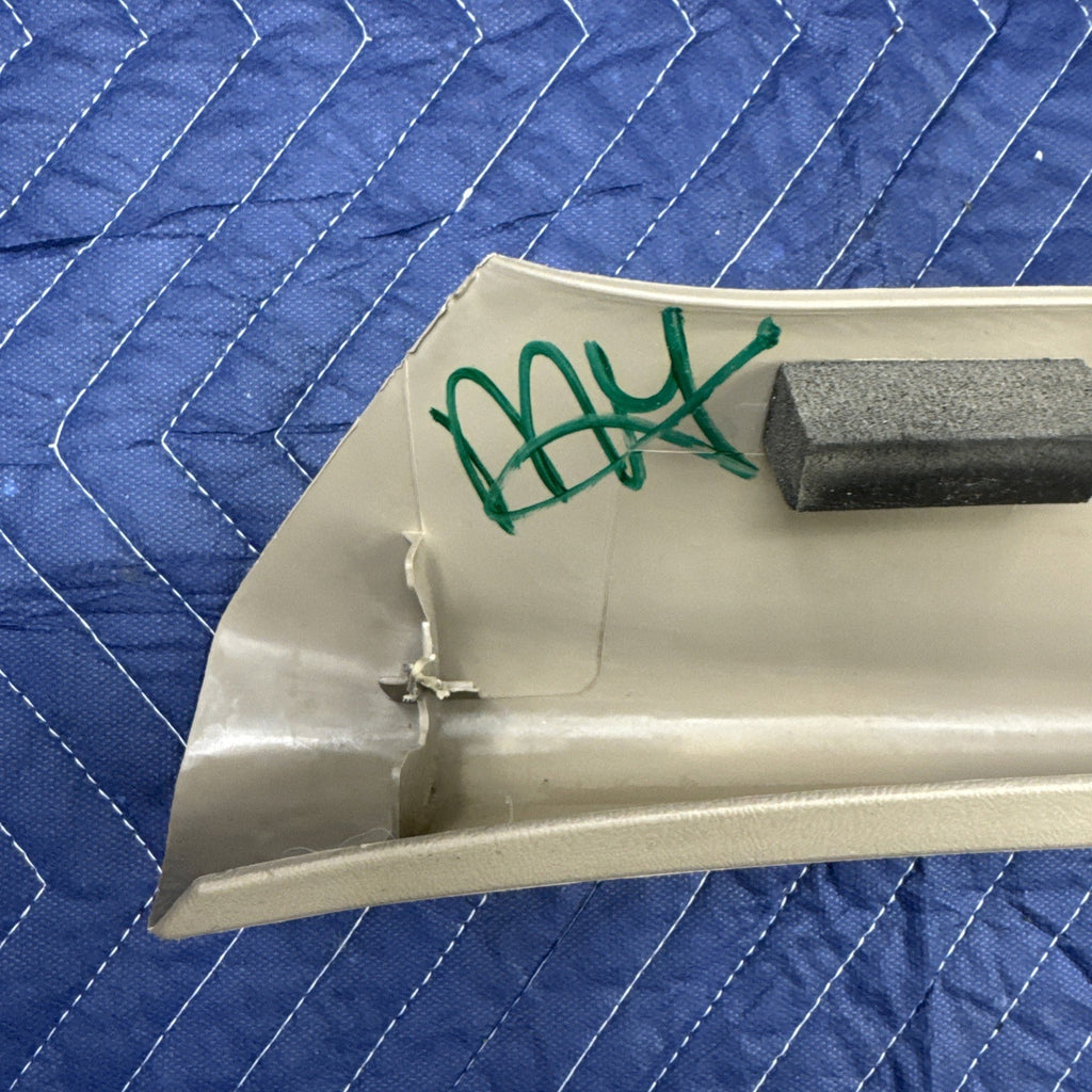 1999-2006 Chevrolet Silverado GMC Sierra A Pillar Trim RH 15073354 Tan OEM