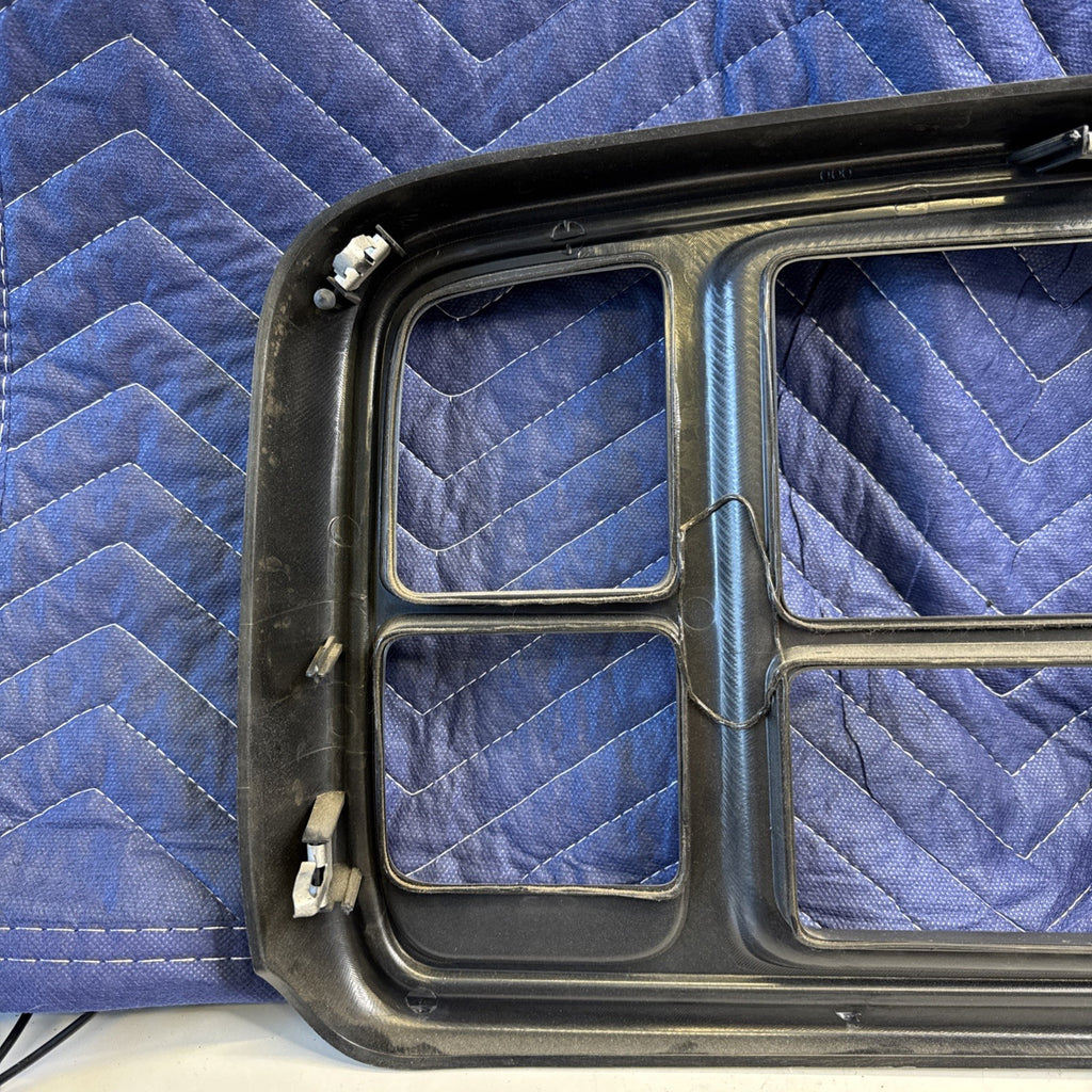 1999-02 GM Silverado Sierra Tahoe Yukon Dash Bezel Trim Panel 15173709 OEM