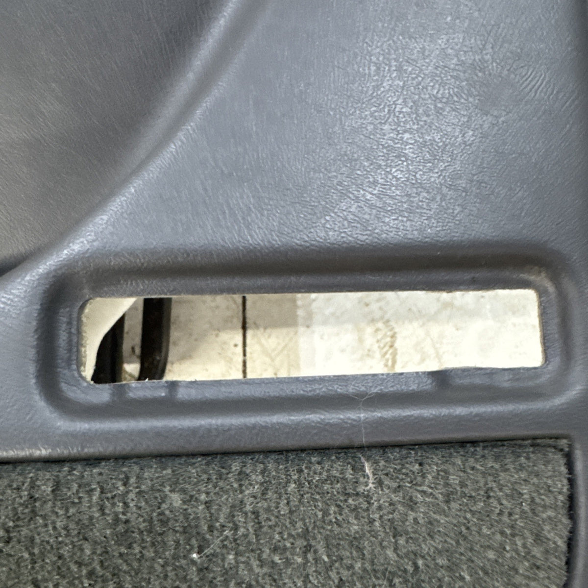 1999-2007 Silverado Sierra Tahoe Suburban Yukon RH Front Door Panel 15199354 OEM