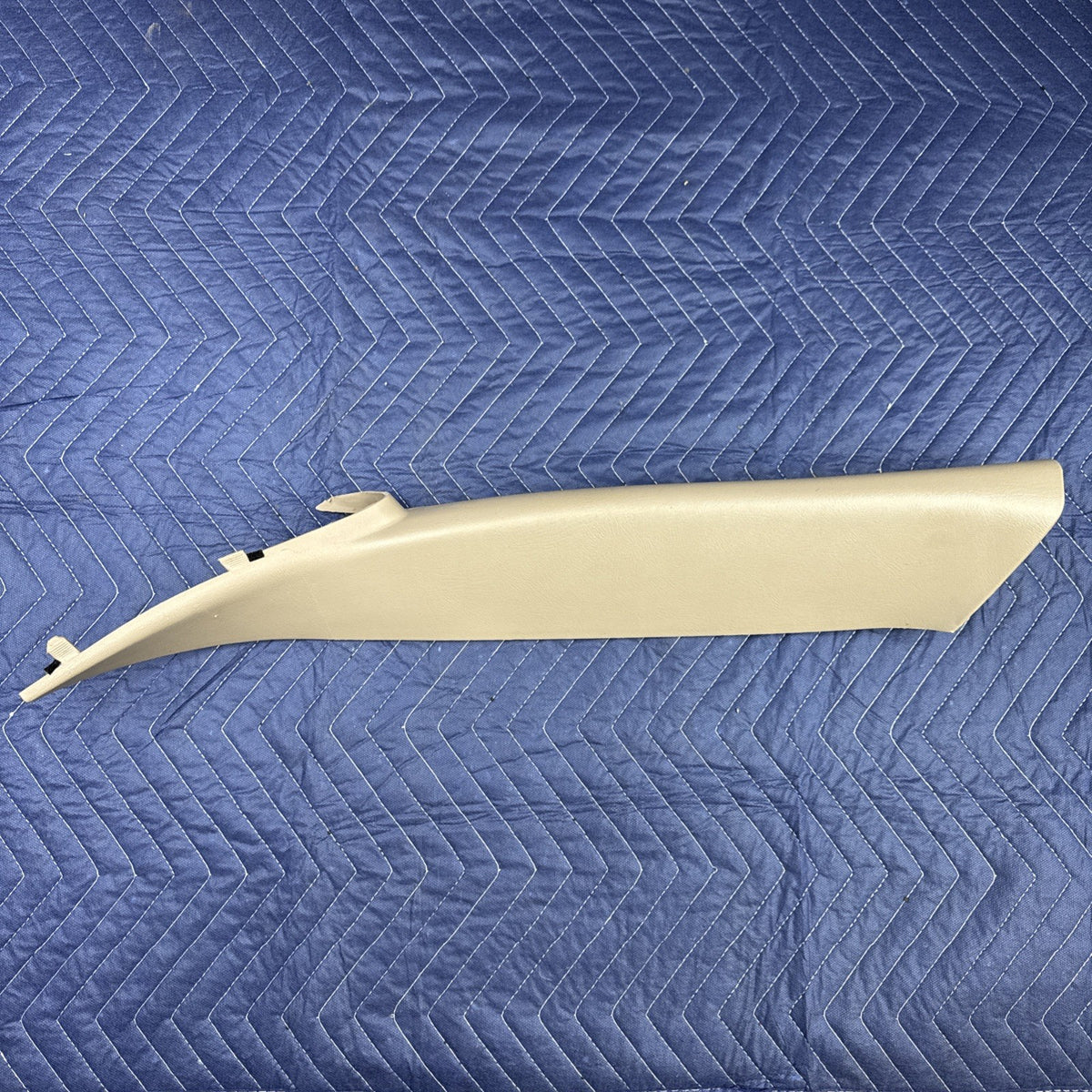 1999-2006 Chevrolet Silverado GMC Sierra A Pillar Trim LH 15073353 Tan OEM