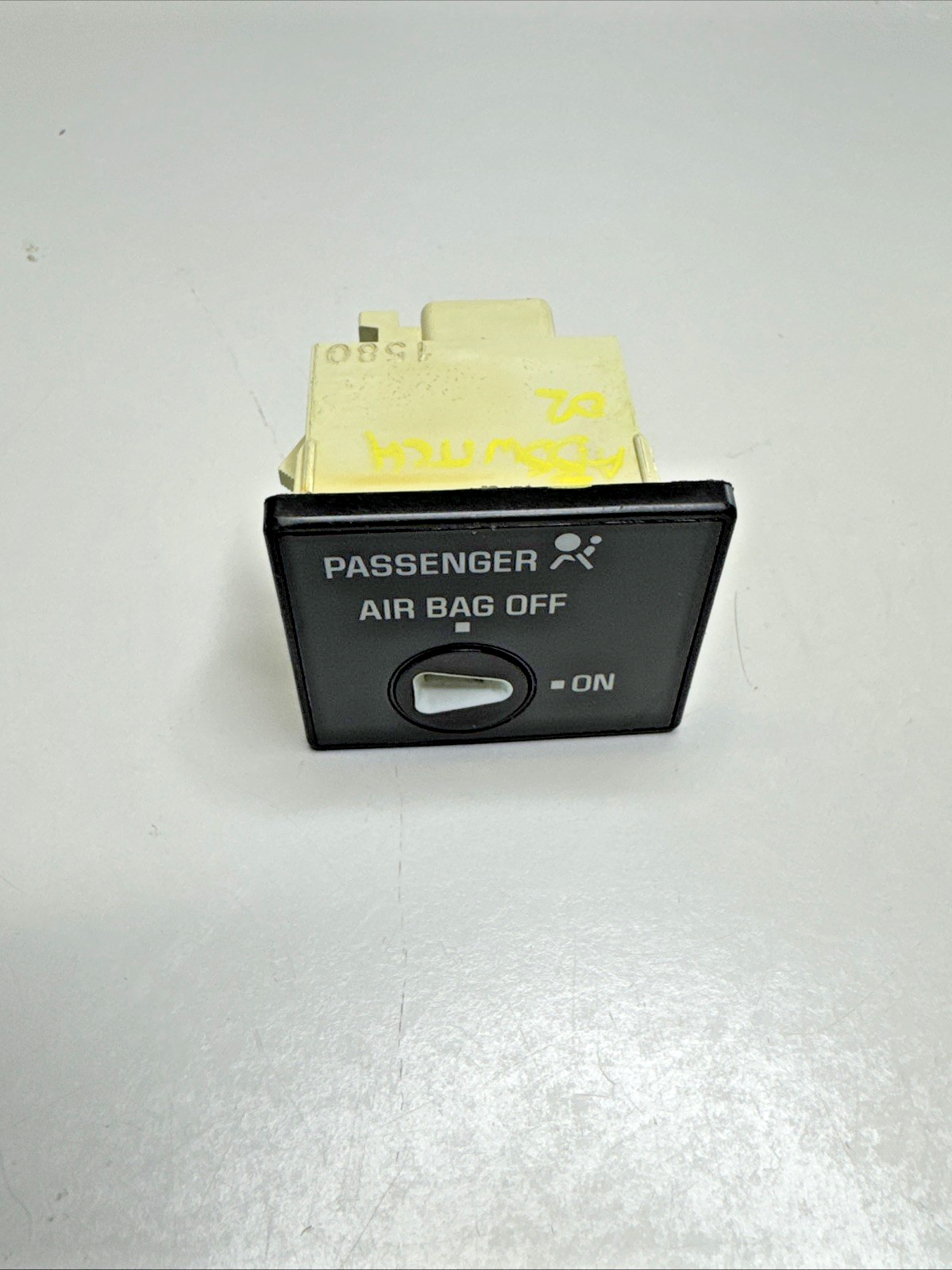 99-07 Silverado Sierra Tahoe Yukon Passenger Disable Switch 15036140 OEM