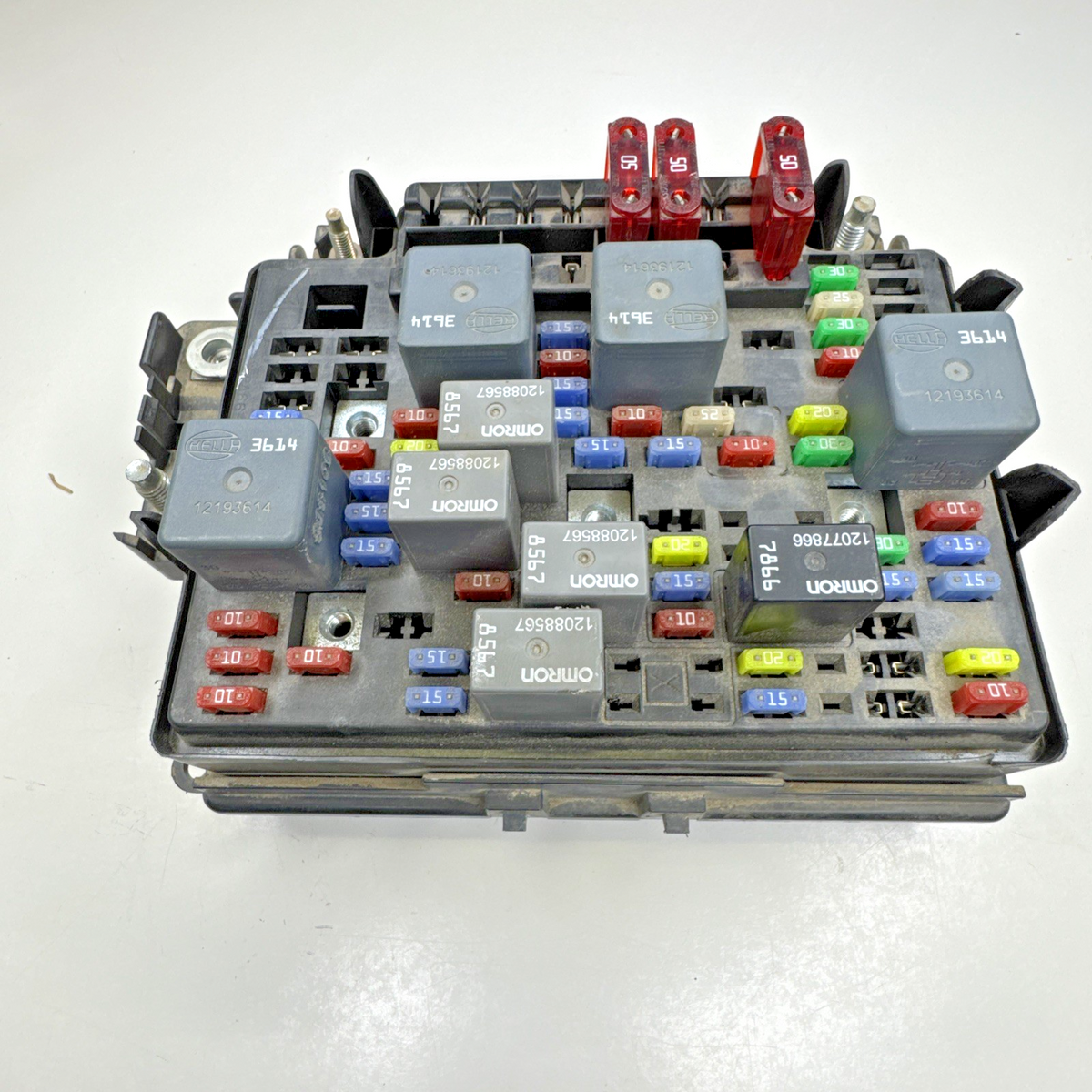 99-02 Silverado Sierra Tahoe Suburban Underhood Engine Fuse Box With Fuses