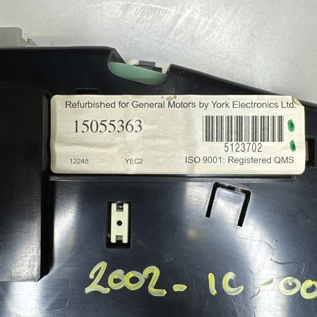 2000-02 GM Sierra Silverado Tahoe Instrument Cluster 15055363 264237KM OEM