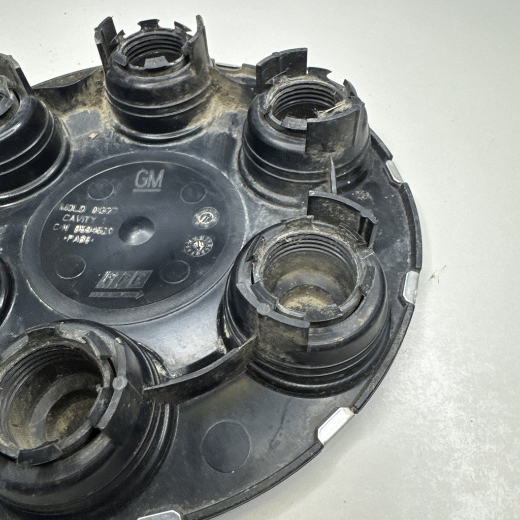 04-07 Chevy Tahoe Suburban Silverado 1500 Pickup 6 LUG Center Cap OE 9594520 A5