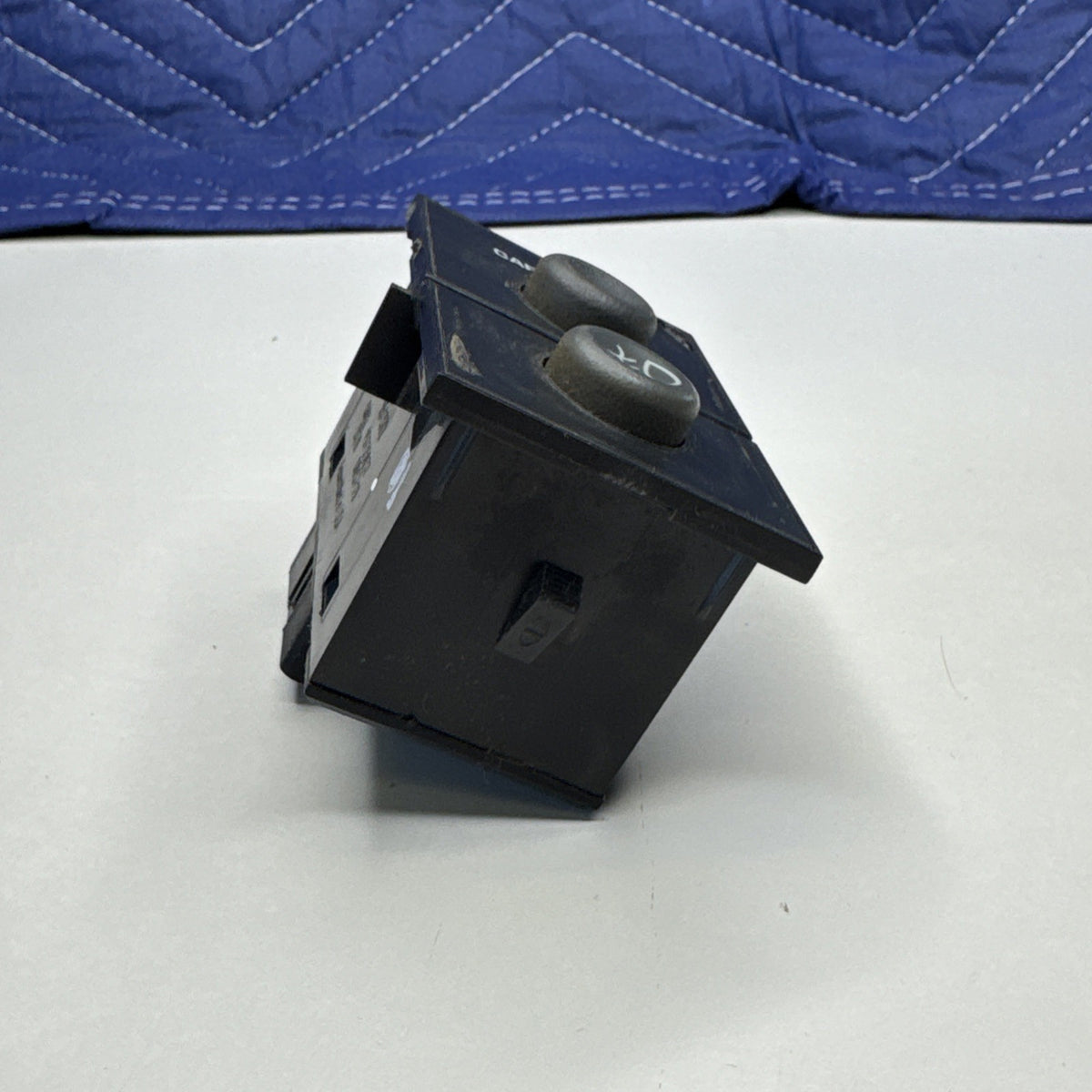 1999-02 GM Silverado Sierra Tahoe Yukon Fog Cargo Lamp Light Switch 15735837