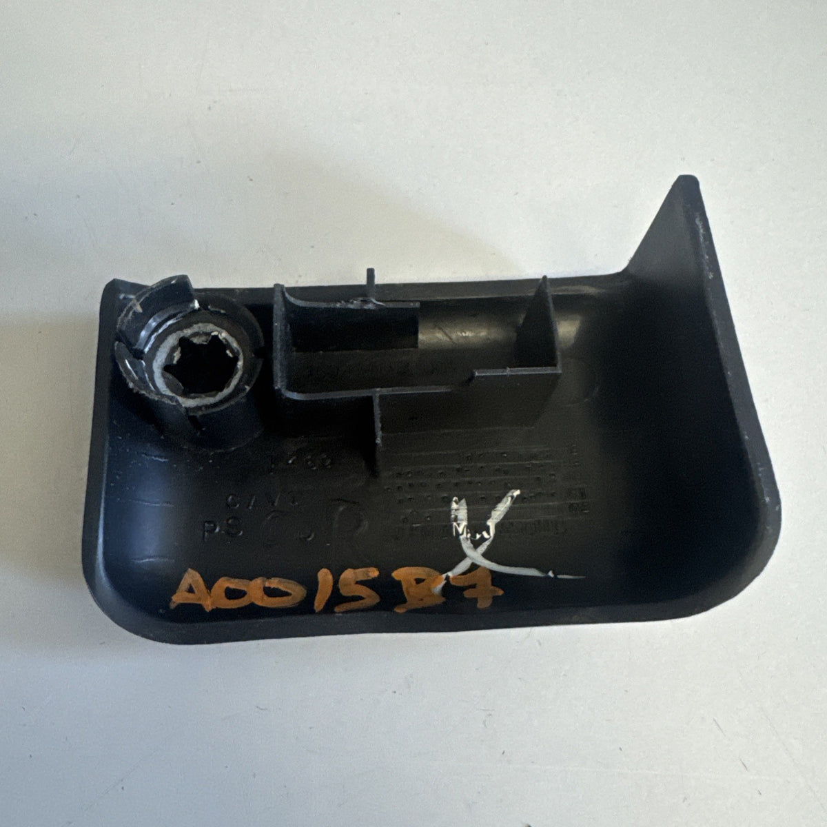 1999–2006 Silverado Sierra RH Seat Track Bolt Cover Trim 15041468 OEM