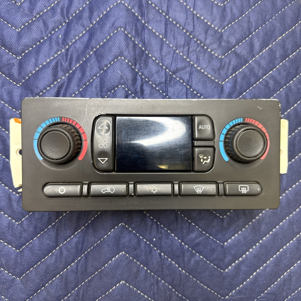 2003-2004 Chevrolet Silverado GMC Sierra HVAC Climate Control 15107730 OEM