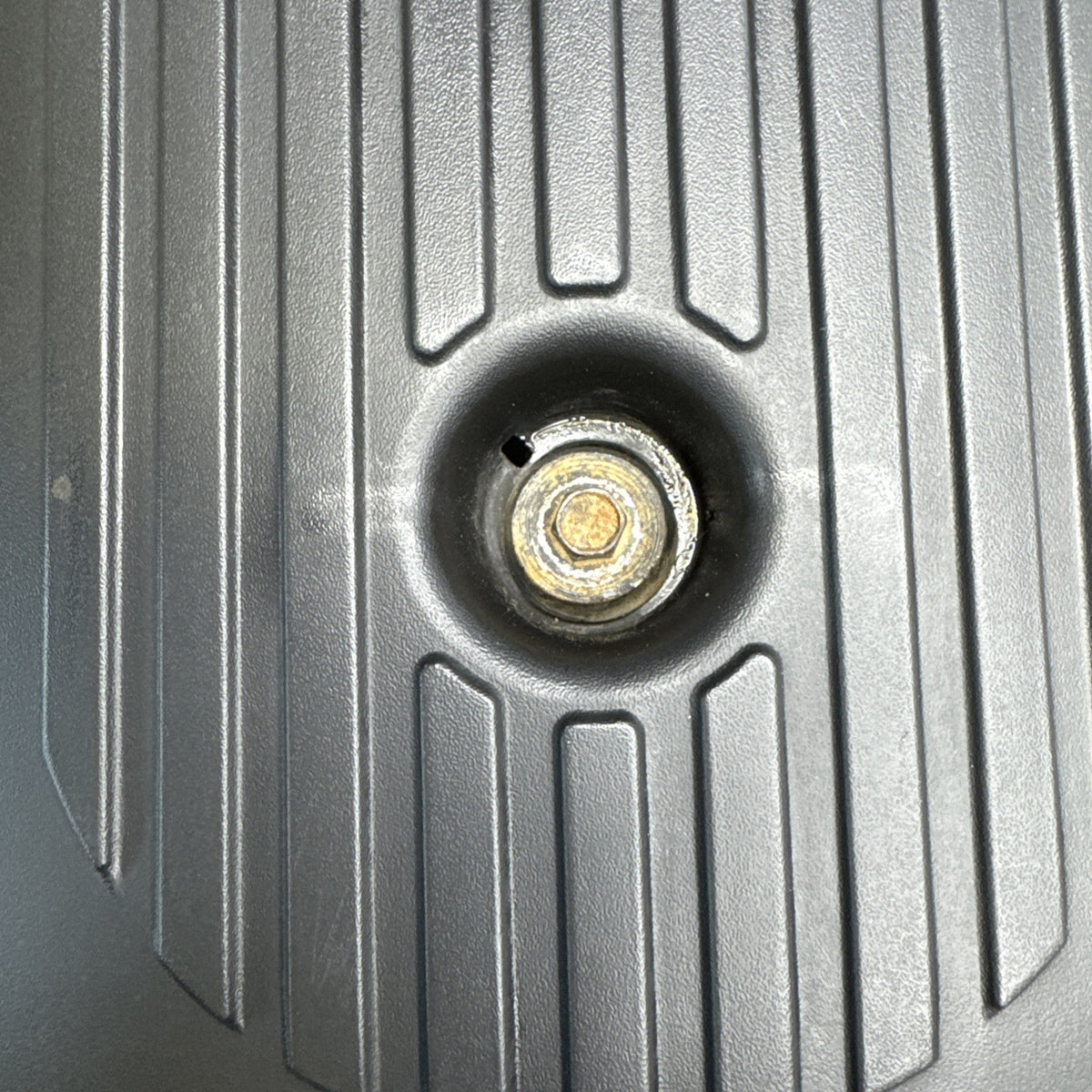 01-06 Silverado Sierra Tahoe Yukon Suburban 4.8 5.3 6.0 Vortec Engine Cover 1258