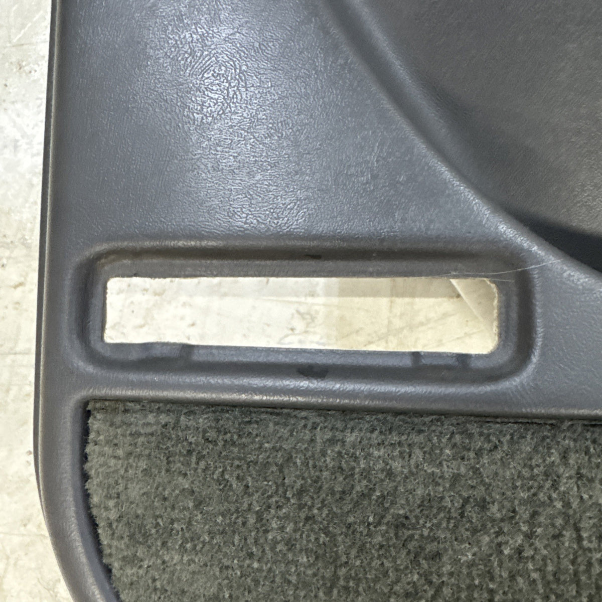 1999-2007 Silverado Sierra Tahoe Suburban Yukon LH Front Door Panel 15199390 OEM