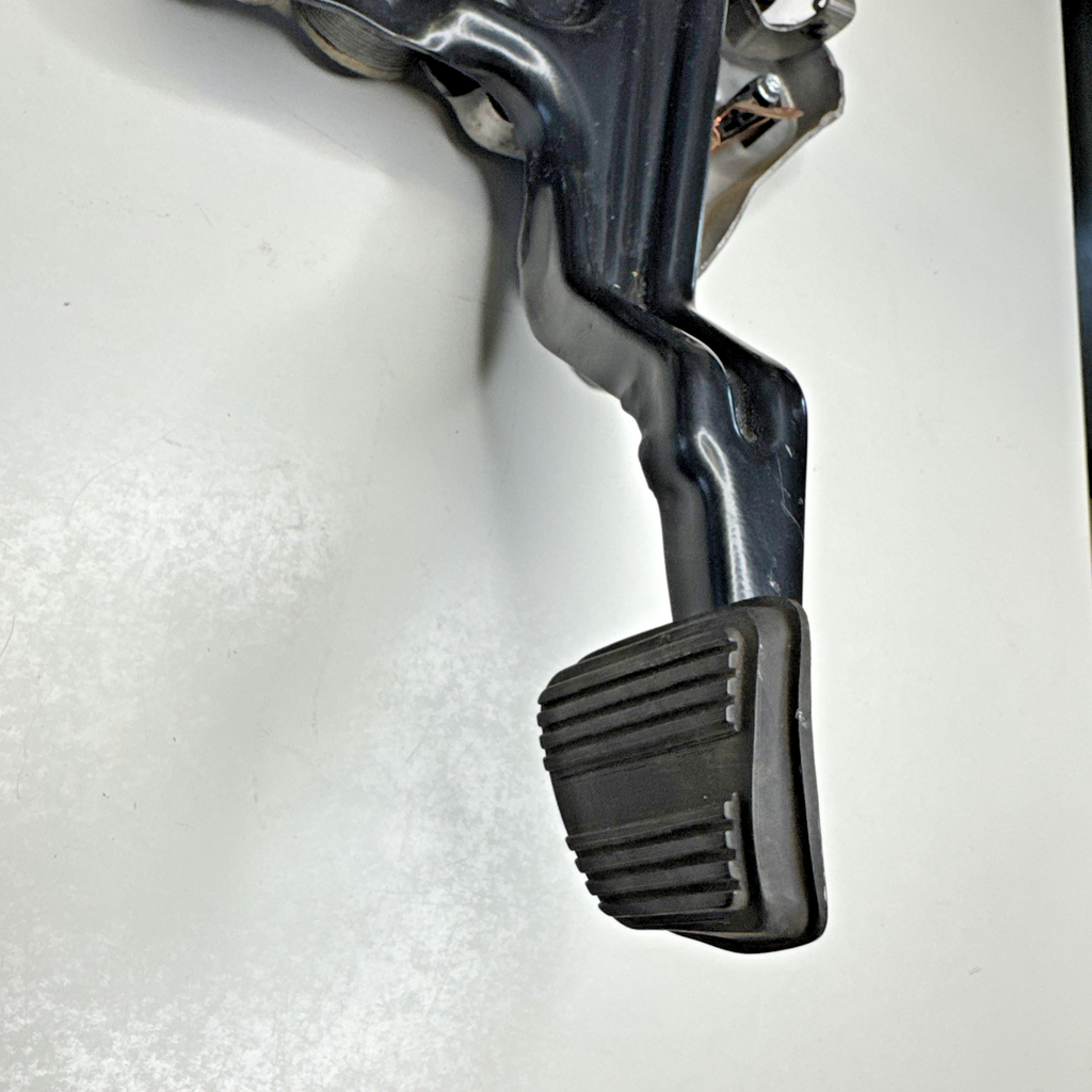 03-06 GM Silverado Sierra Tahoe Yukon Emergency Parking Brake Pedal Assembly OEM
