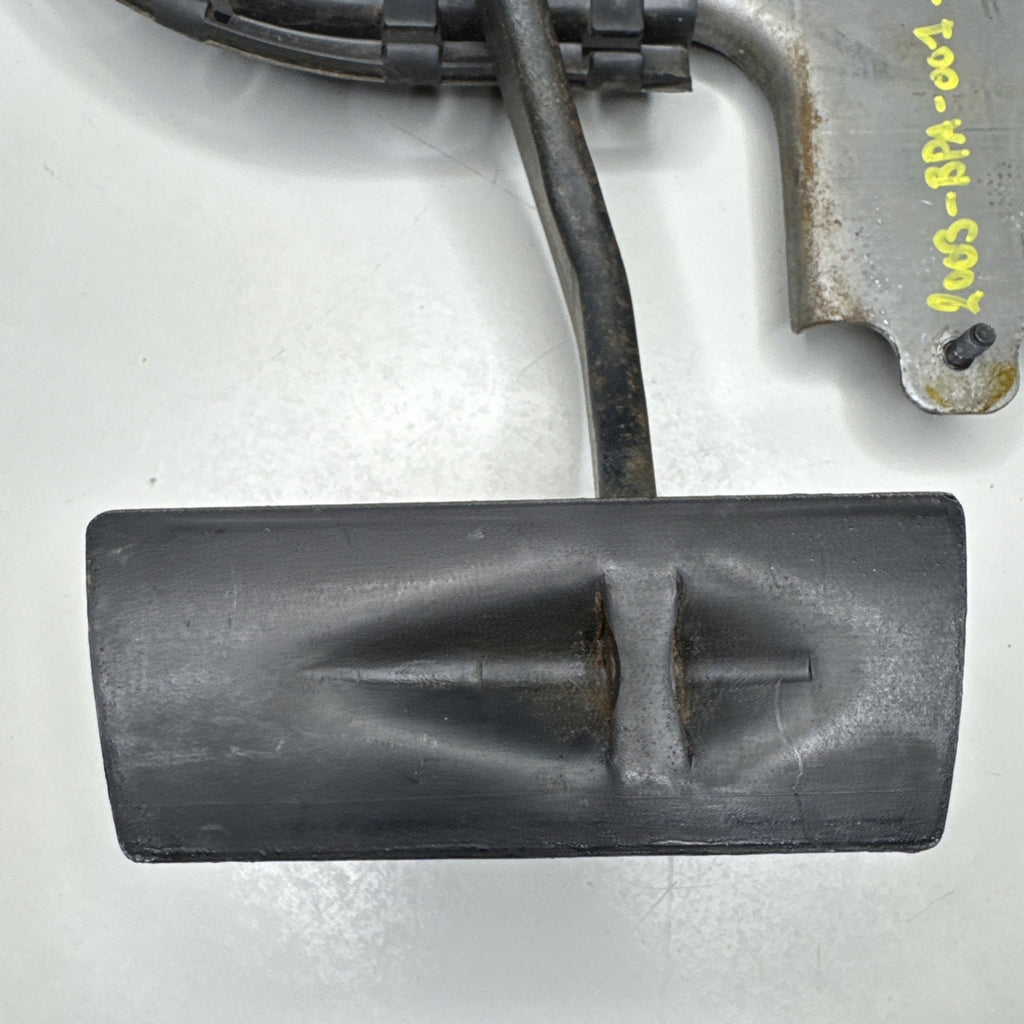 2003-06 GM Silverado Sierra Tahoe Yukon Brake Pedal Assembly 15906961 OEM