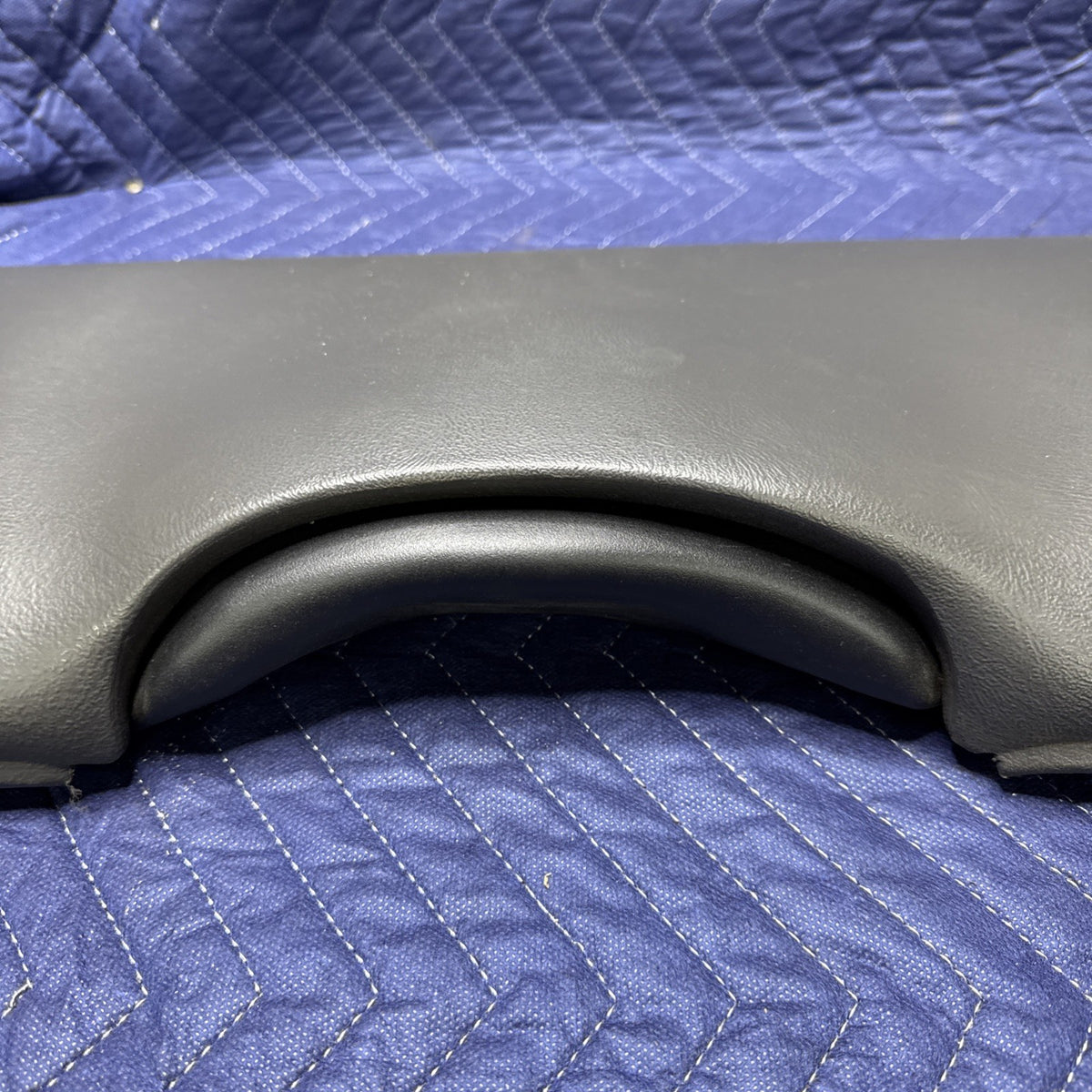 03-07 Silverado Sierra Tahoe Yukon Lower Dash Knee Bolster 15187082 OEM SHALE