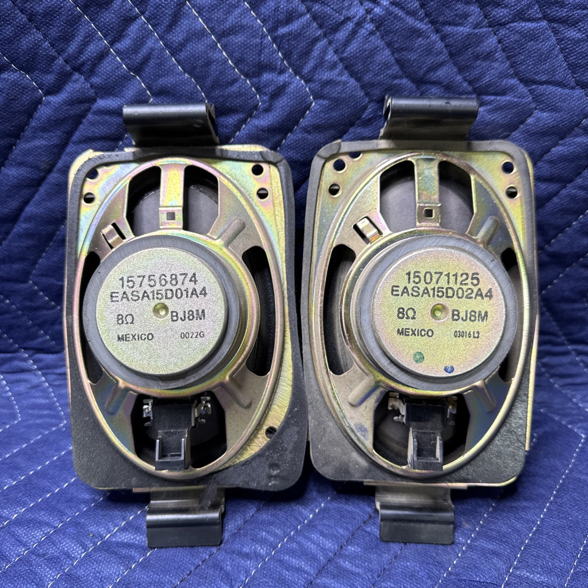 1999-2002 Silverado Sierra Extended Cab Rear Speakers Pair 15071125 15756874 OEM
