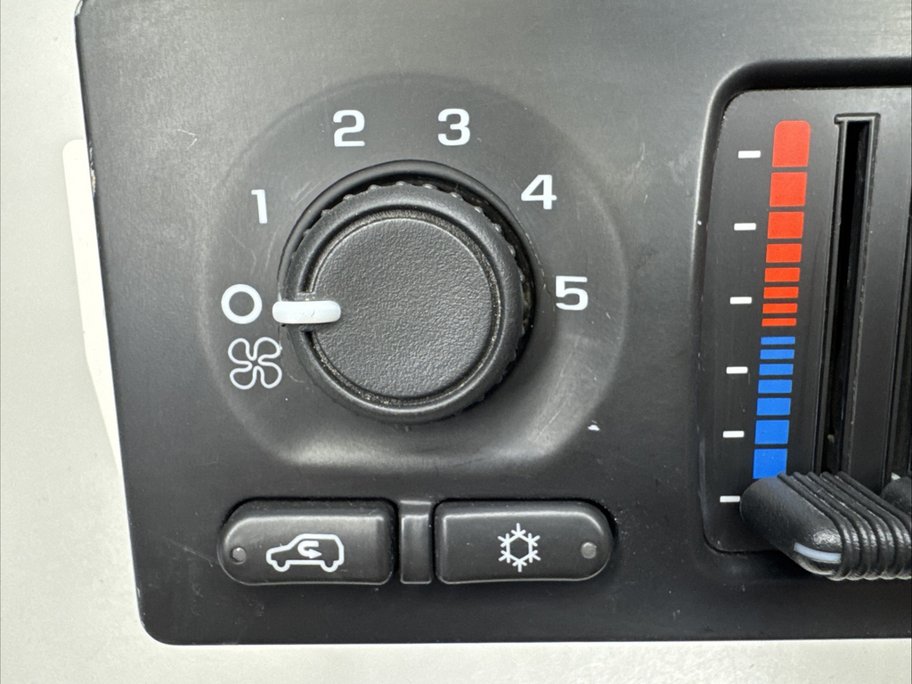 03-07 Silverado Sierra Climate Control AC Heater Dash Unit 15832313 OEM