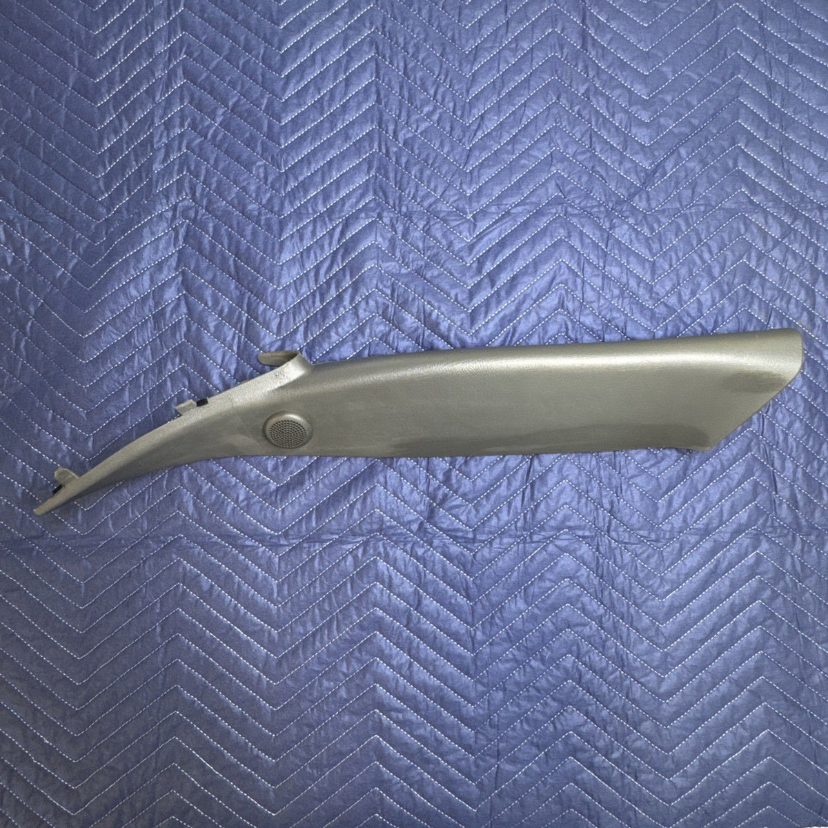 1999-2007 Chevrolet Silverado GMC Sierra LH A Pillar Trim 15198687 Bose OEM