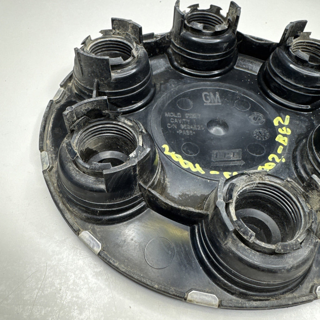 04-07 Chevy Tahoe Suburban Silverado 1500 Pickup 6 LUG Center Cap OE 9594520 A5