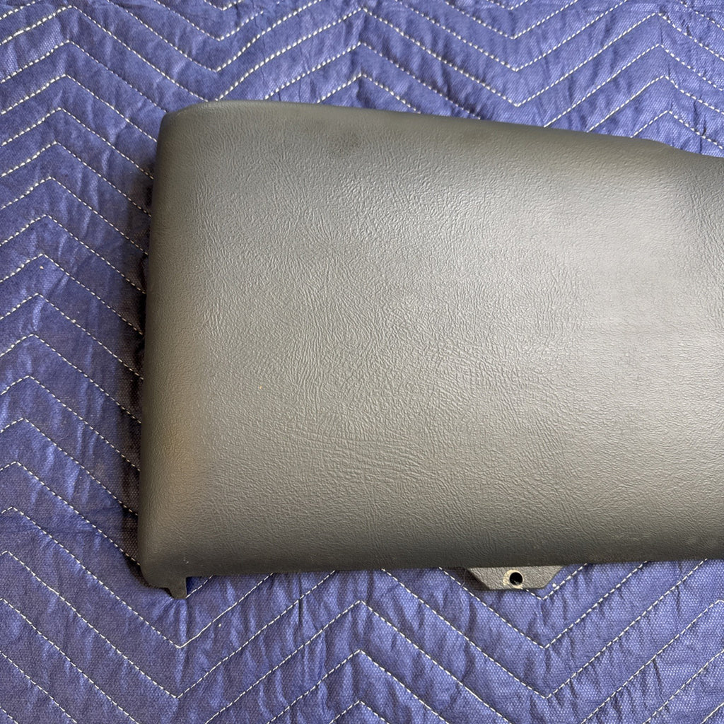 1999-2006 Chevrolet Silverado GMC Sierra LH Knee Bolster Panel 15999585 OEM