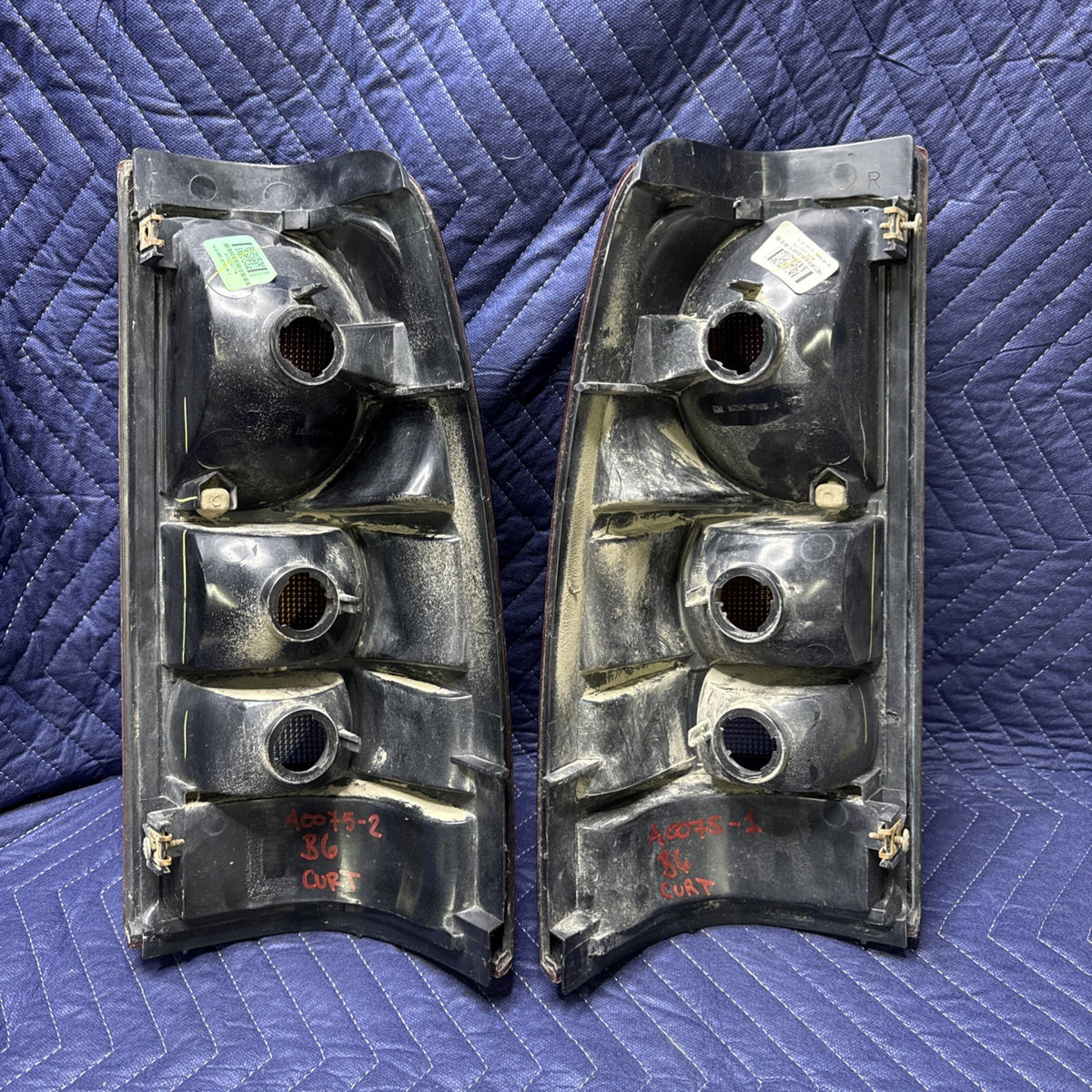 1999-2002 Silverado Sierra Tail Light Set LH RH 16524823 16524516 OEM