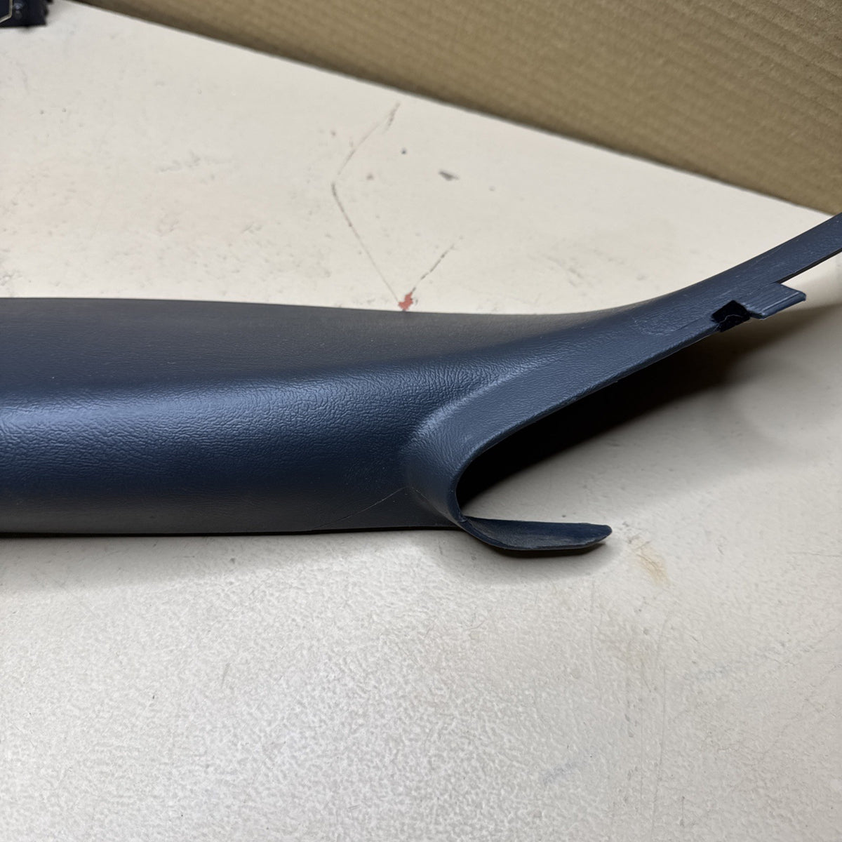 1999–2006 Silverado Sierra LH A Pillar Trim Panel Medium Gray 15073353 OEM