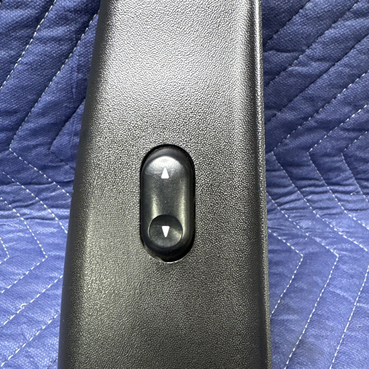 2002-2007 Ford F250 F350 Super Duty RH Window Lock Switch Bezel 2C3T-14A563-AA