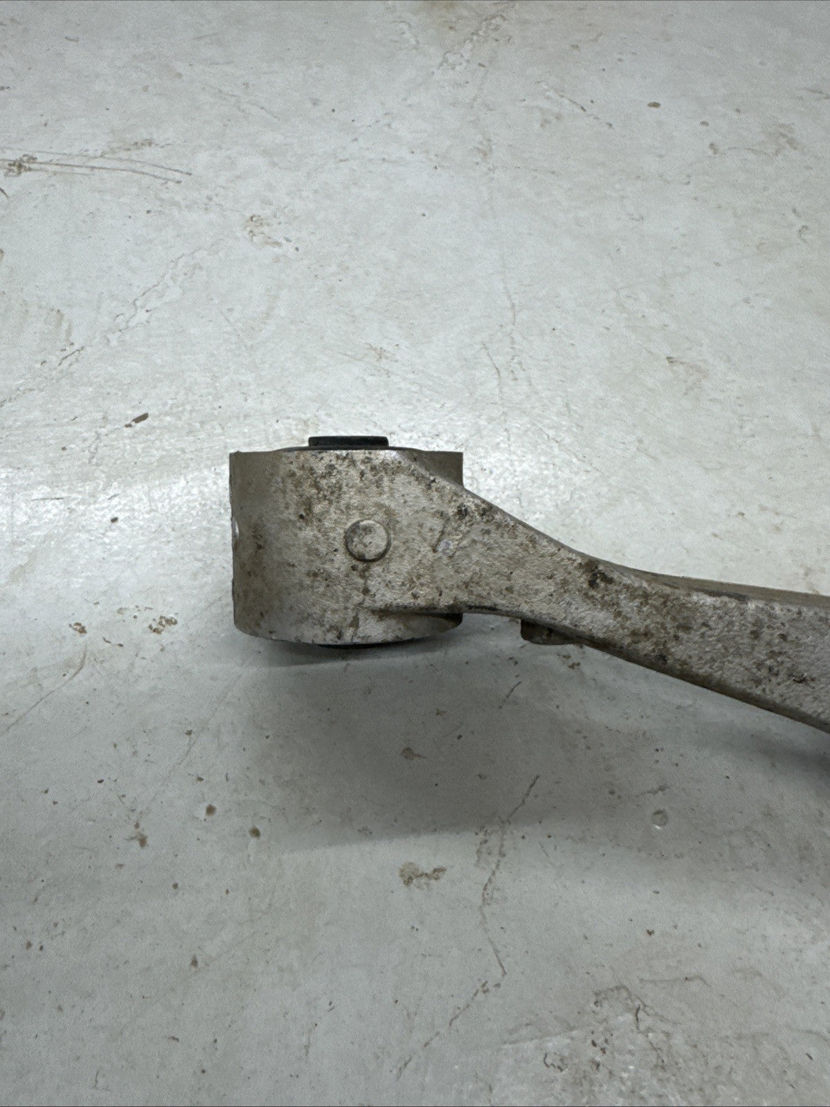 1999–2007 Silverado Sierra Front Differential Mount Bracket 15999801 OEM