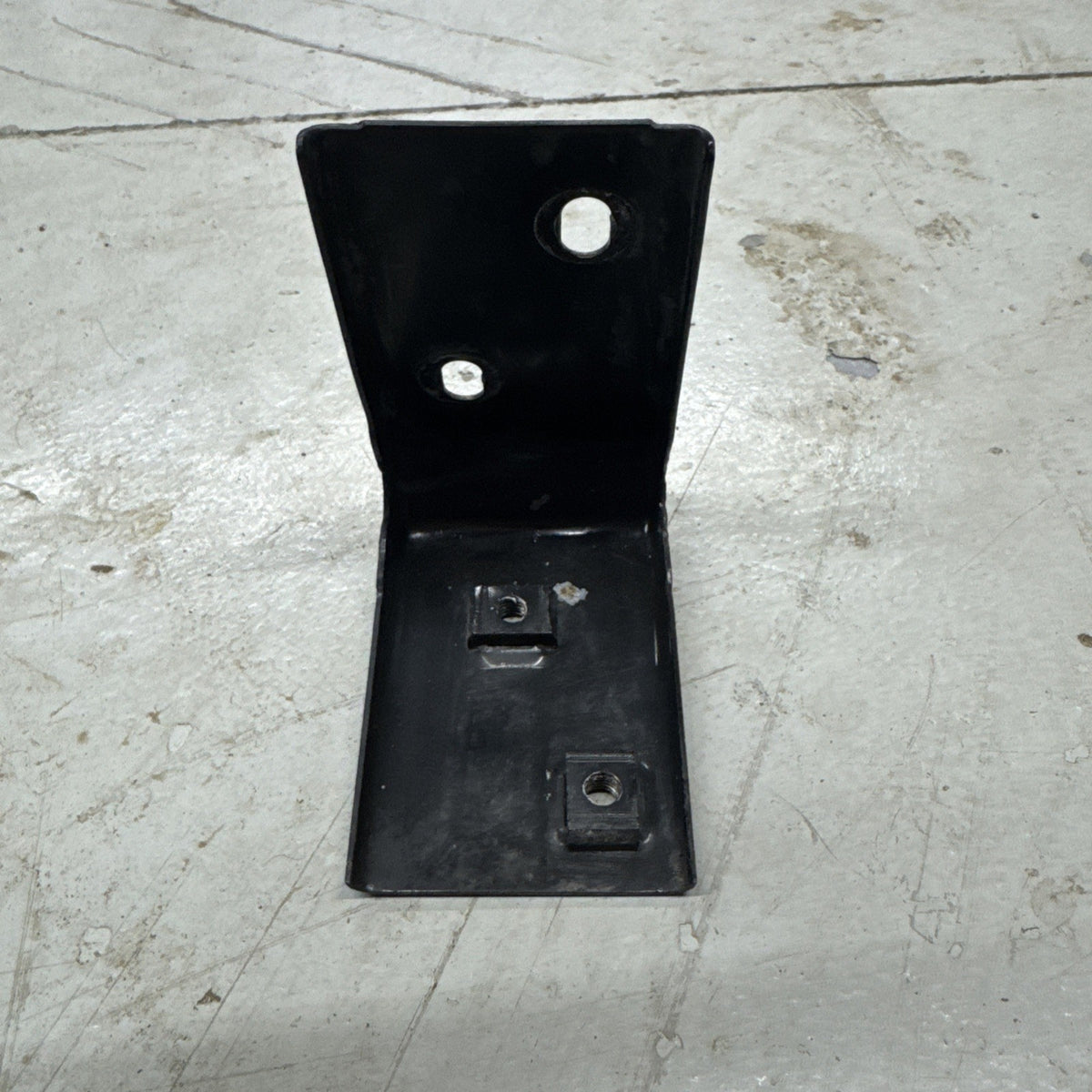 1999–2007 Silverado Sierra LH Front Fender Support Bracket 15159507 OEM