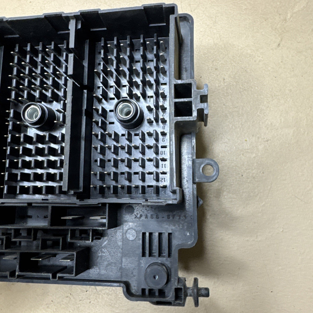 2003–2007 Silverado Sierra Underhood Fuse Box 15201928 OEM