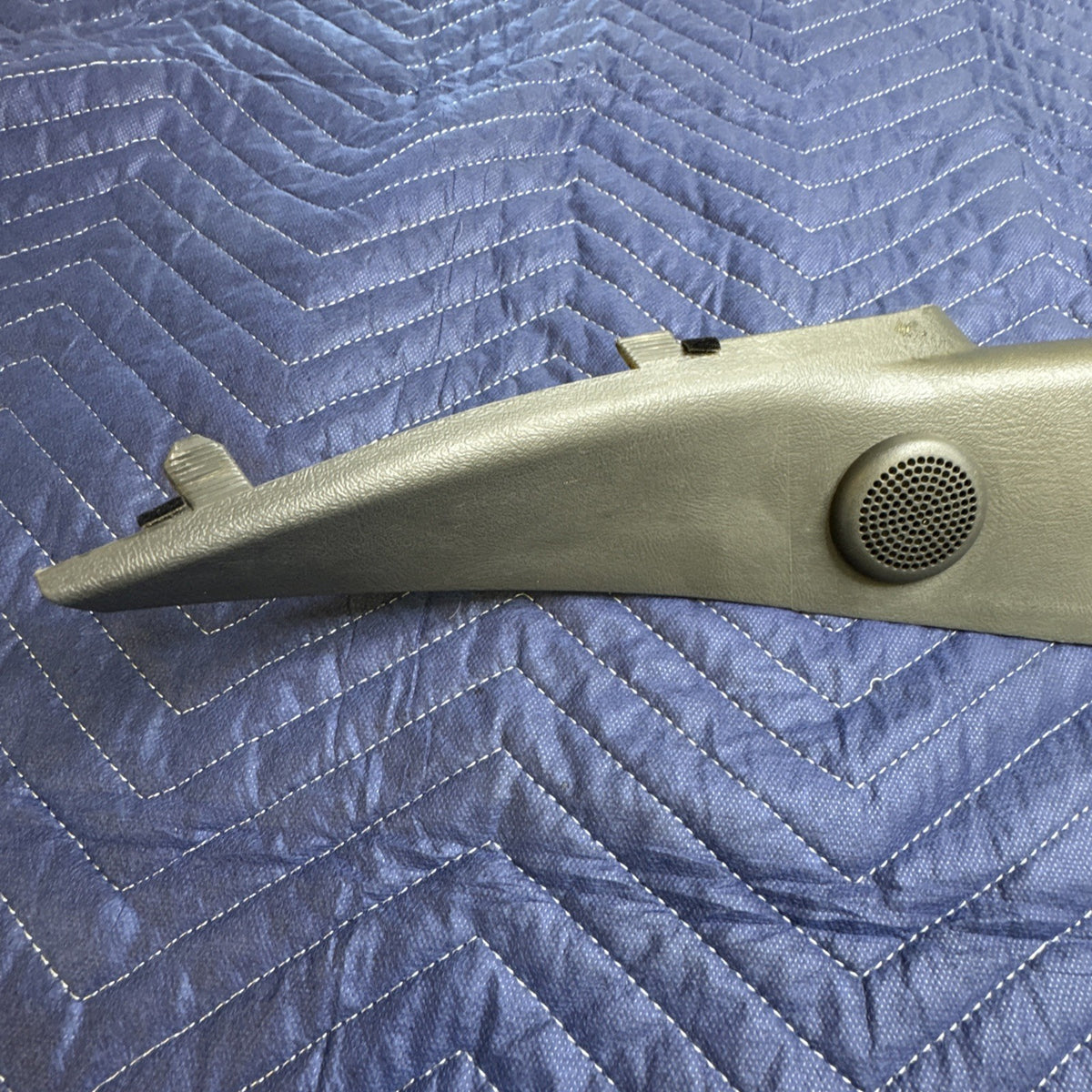 1999-2007 Chevrolet Silverado GMC Sierra LH A Pillar Trim 15198687 Bose OEM