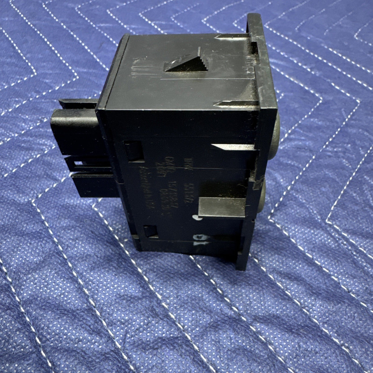 1999-2002 Silverado Sierra Tahoe Yukon Fog Cargo Light Switch 15735837