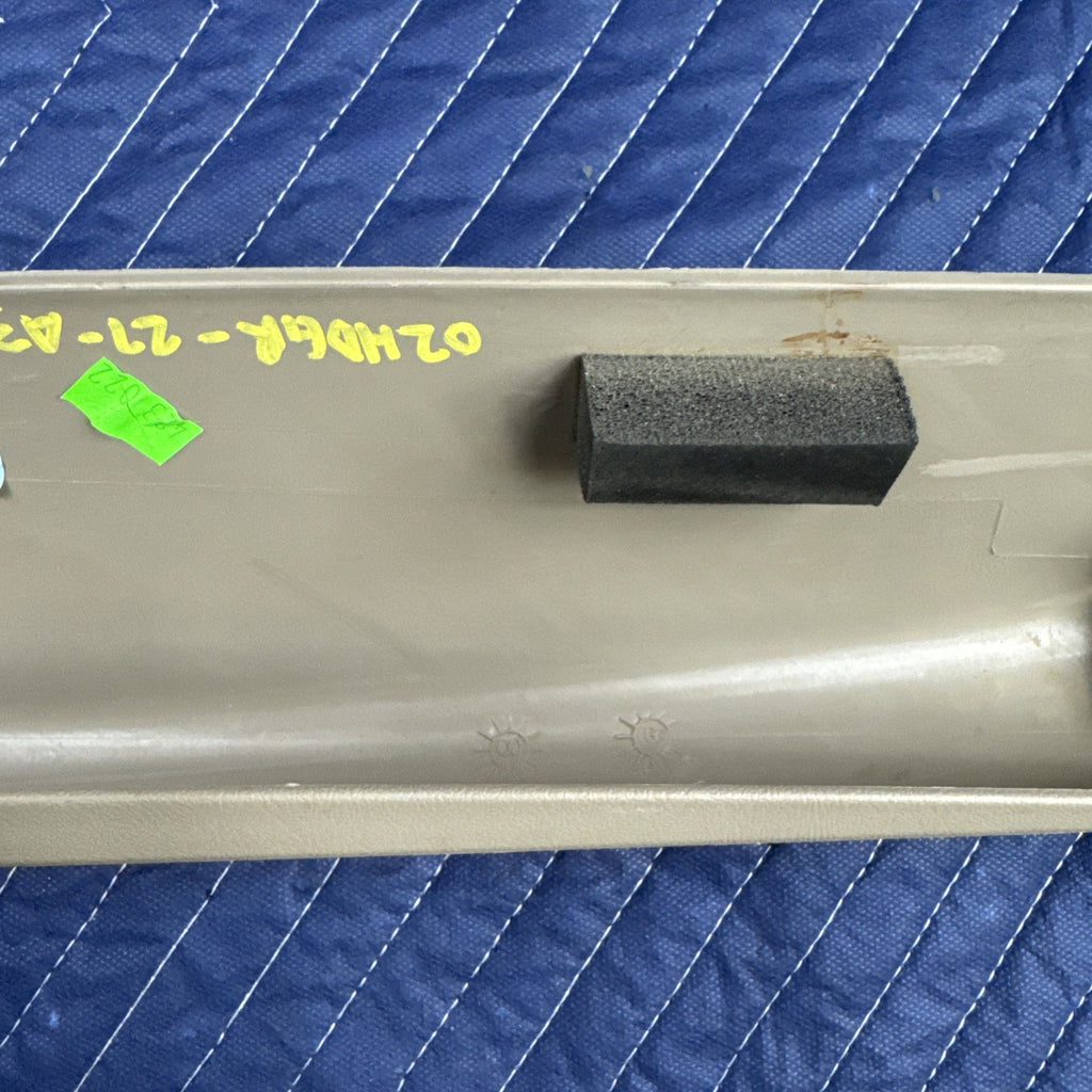 1999-2006 Chevrolet Silverado GMC Sierra A Pillar Trim RH 15073354 Tan OEM