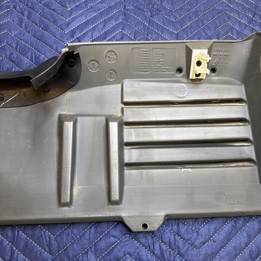 1999-2006 Chevrolet Silverado GMC Sierra LH Knee Bolster Panel 15999585 OEM