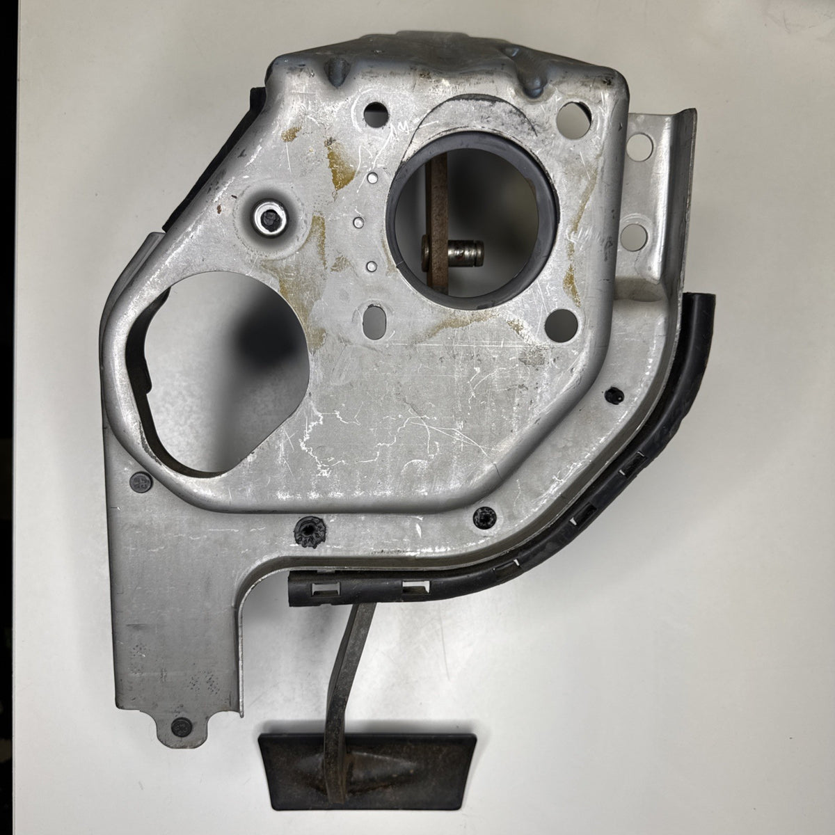 2003-06 GM Silverado Sierra Tahoe Yukon Brake Pedal Assembly 15906961 OEM