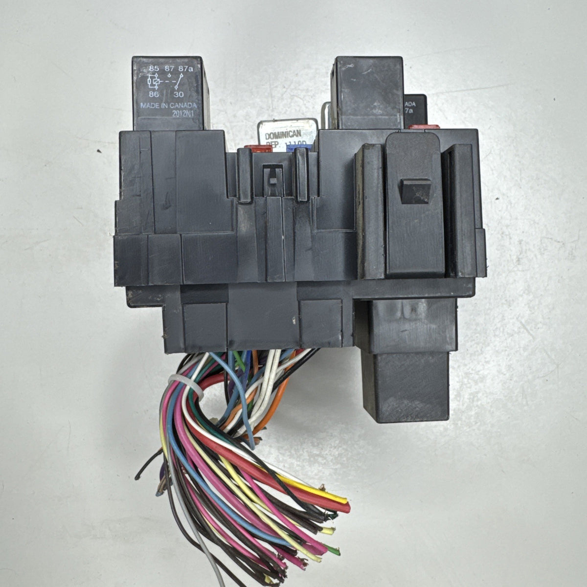 1999-2006 Chevrolet Silverado GMC Sierra Fuse Box 15770992-01 OEM w/ Relays