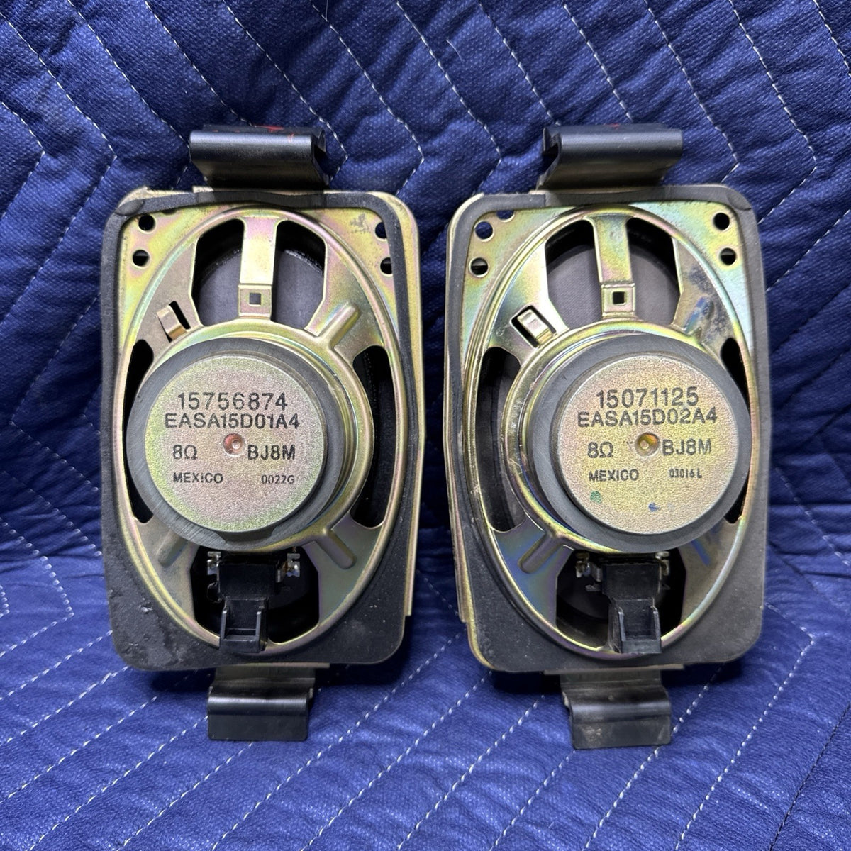 1999-2002 Silverado Sierra Extended Cab Rear Speakers Pair 15071125 15756874 OEM