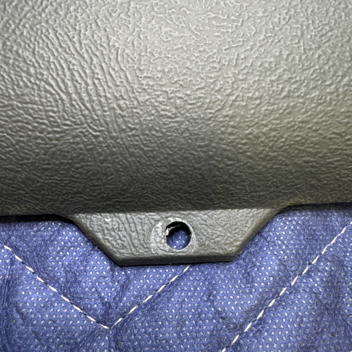 1999-2006 Chevrolet Silverado GMC Sierra LH Knee Bolster Panel 15999585 OEM