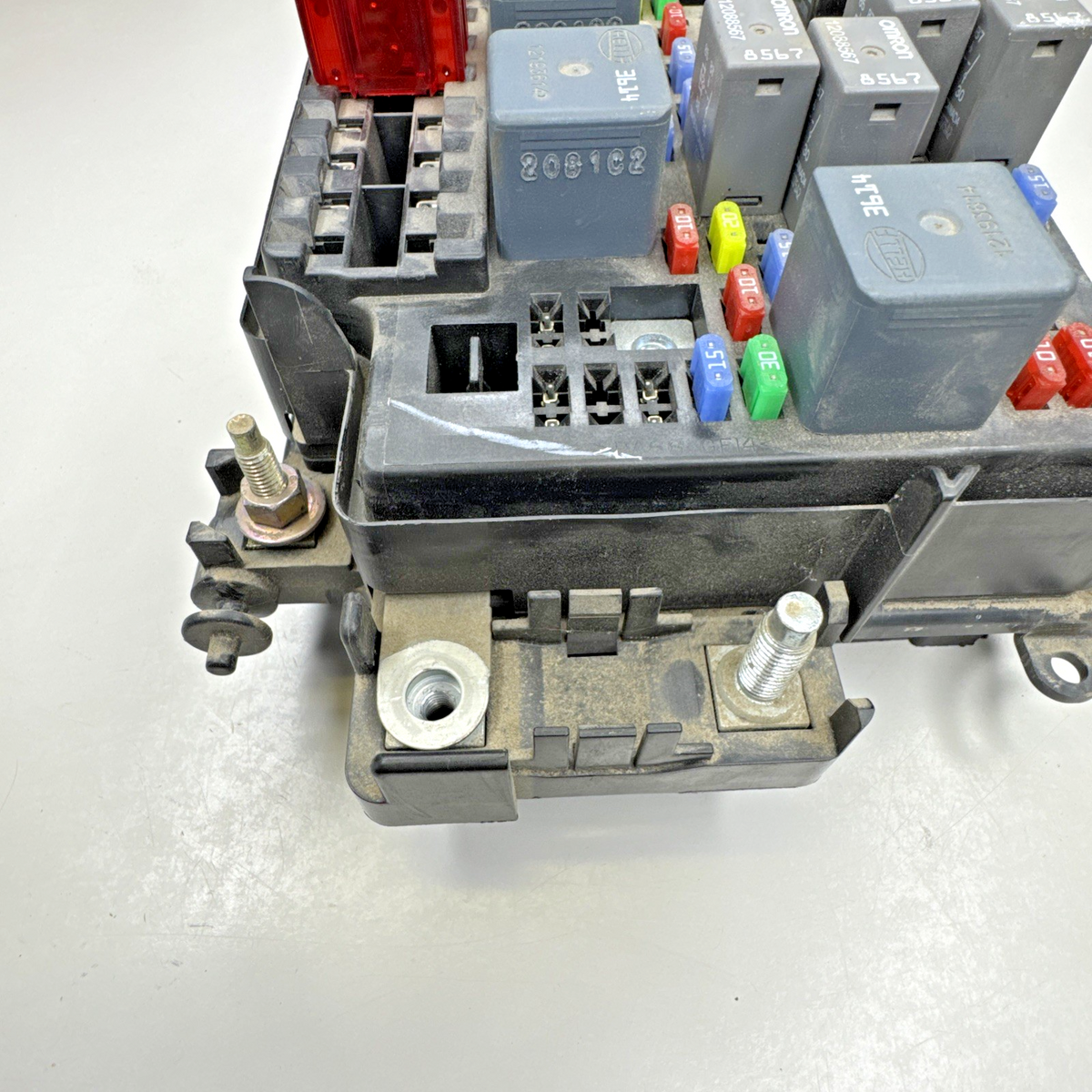 99-02 Silverado Sierra Tahoe Suburban Underhood Engine Fuse Box With Fuses